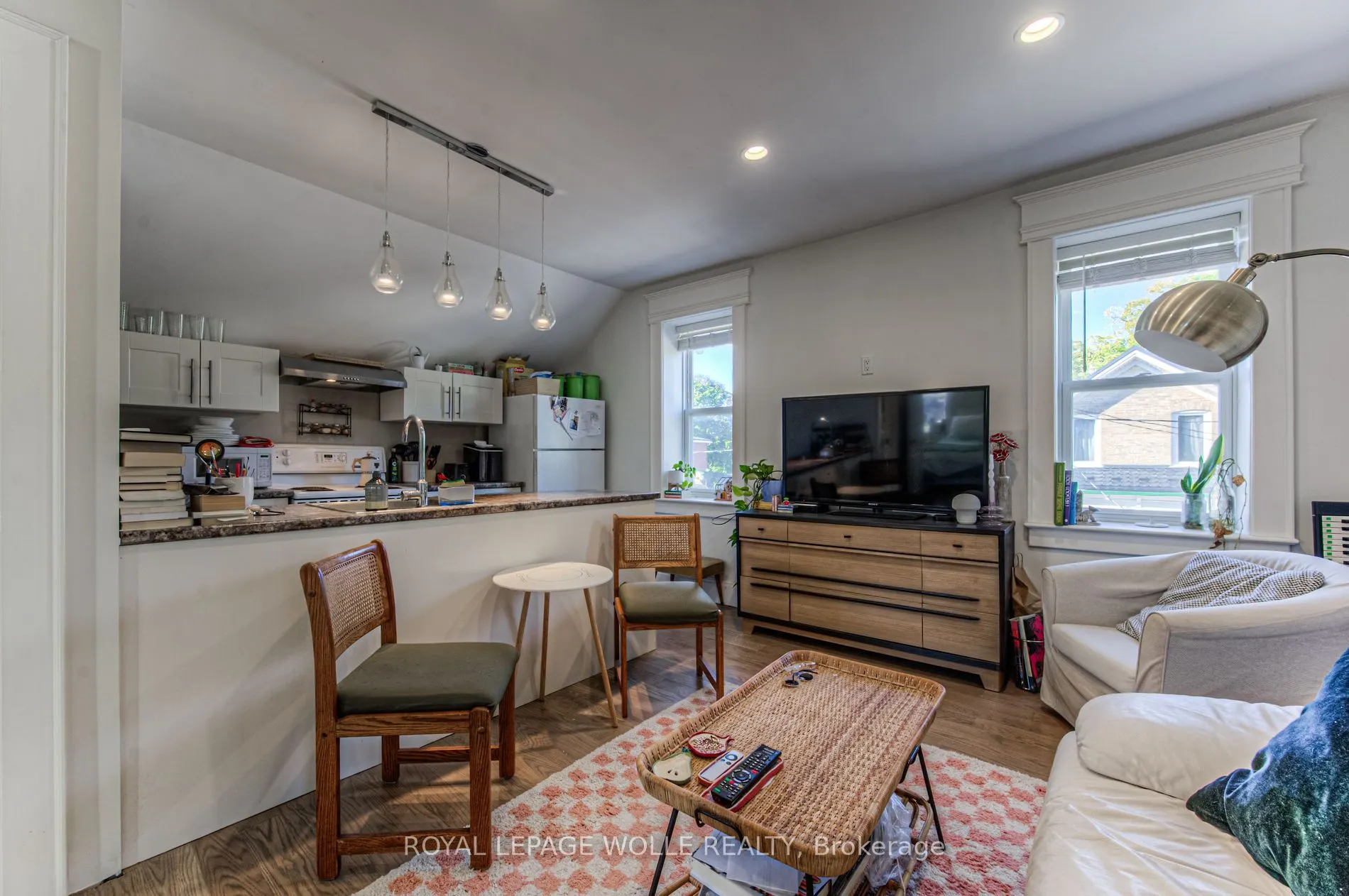 45 Princess St E