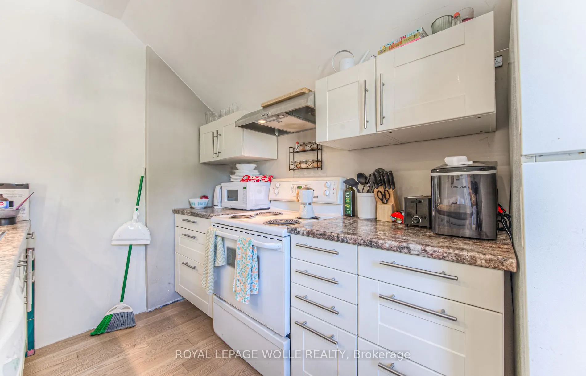 45 Princess St E