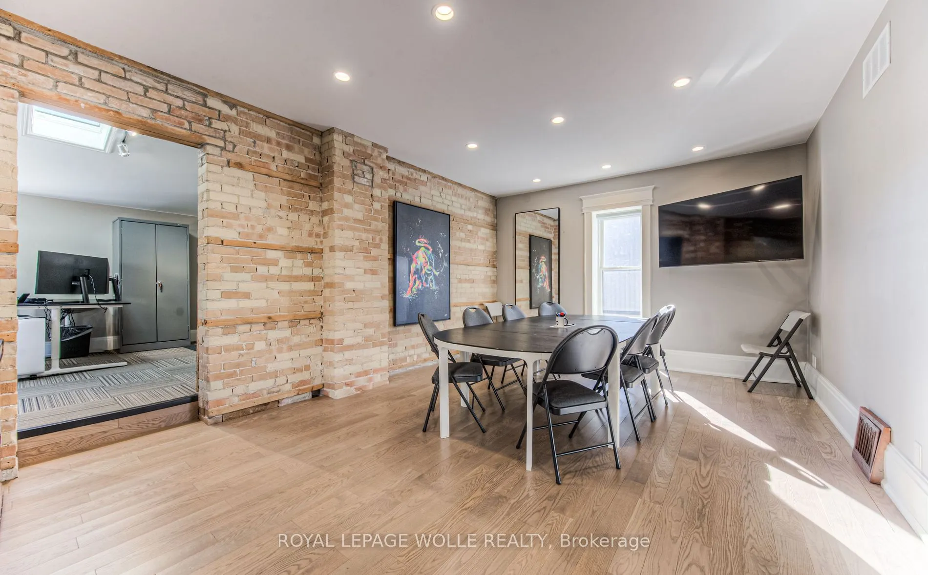 45 Princess St E