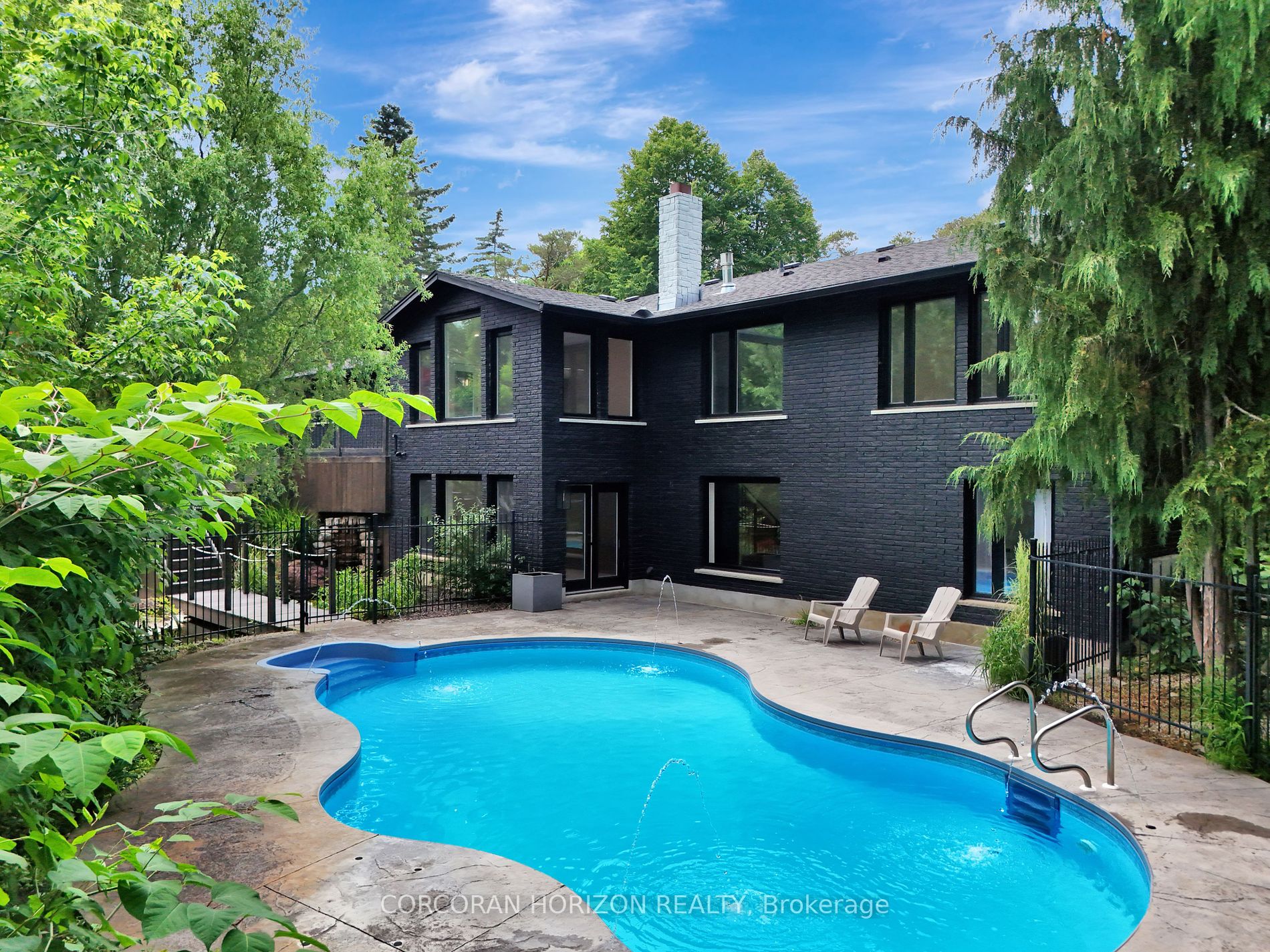 104 Grandview Dr