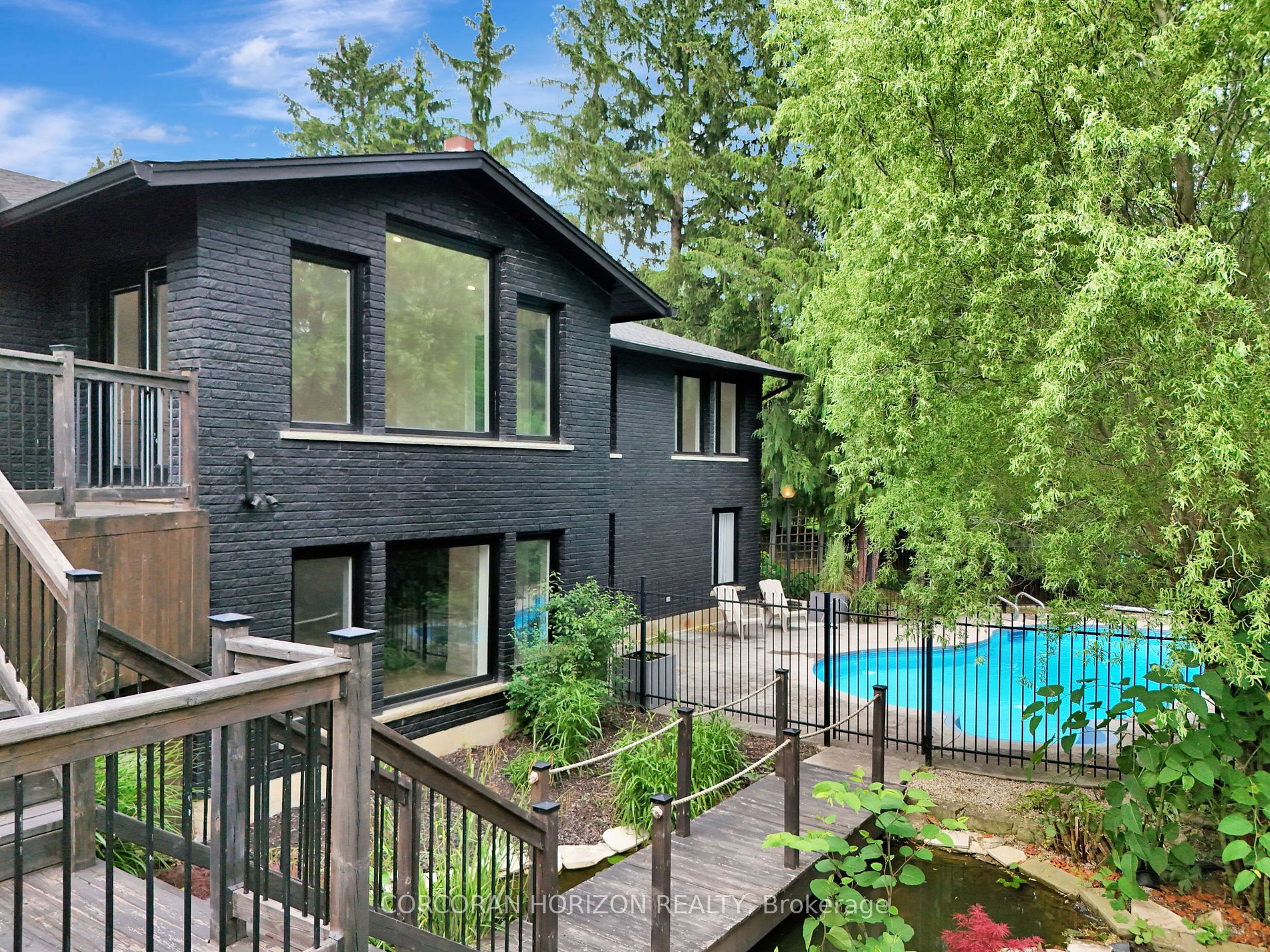 104 Grandview Dr