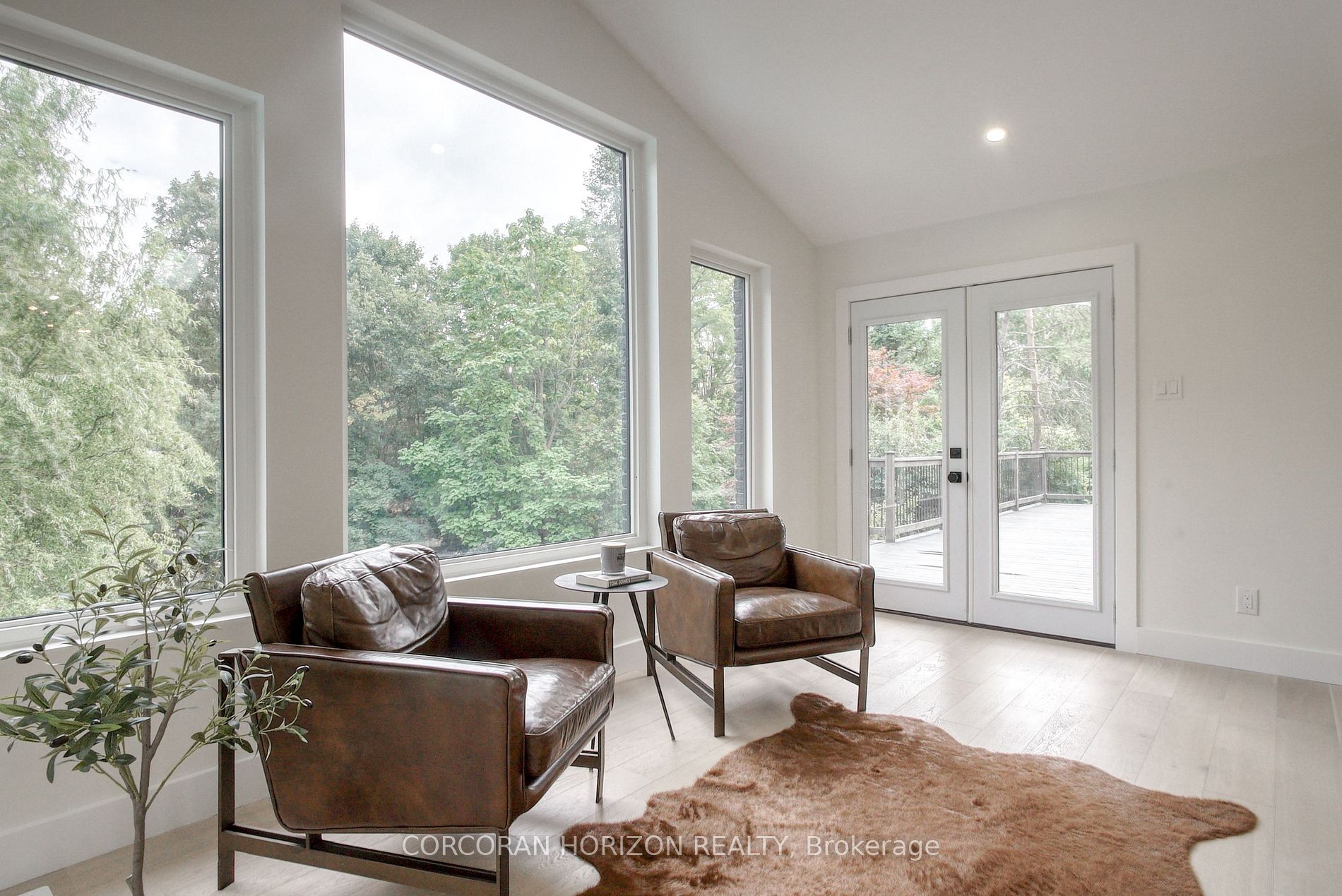 104 Grandview Dr
