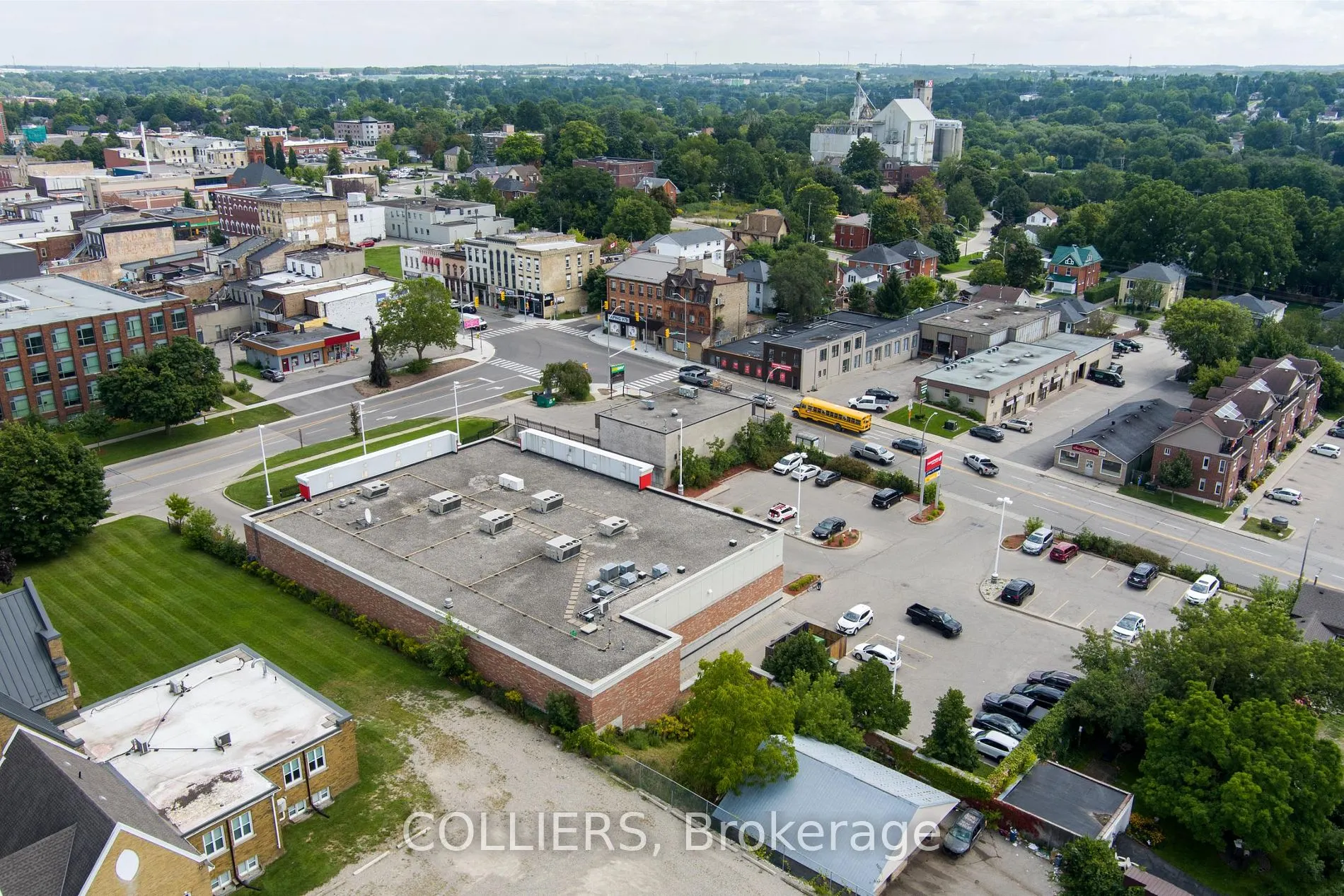 333 Dundas Street
