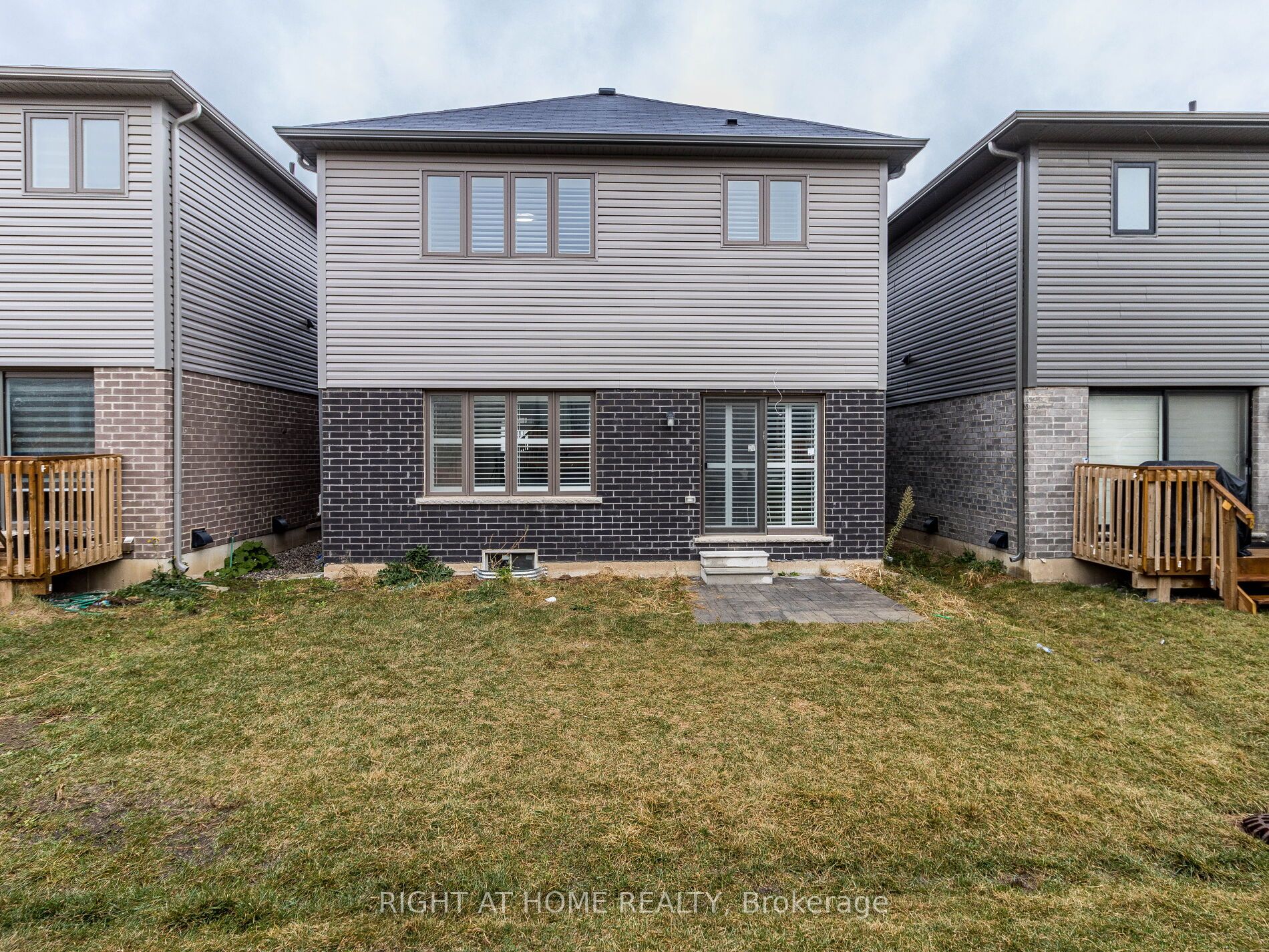 41 Amos Ave