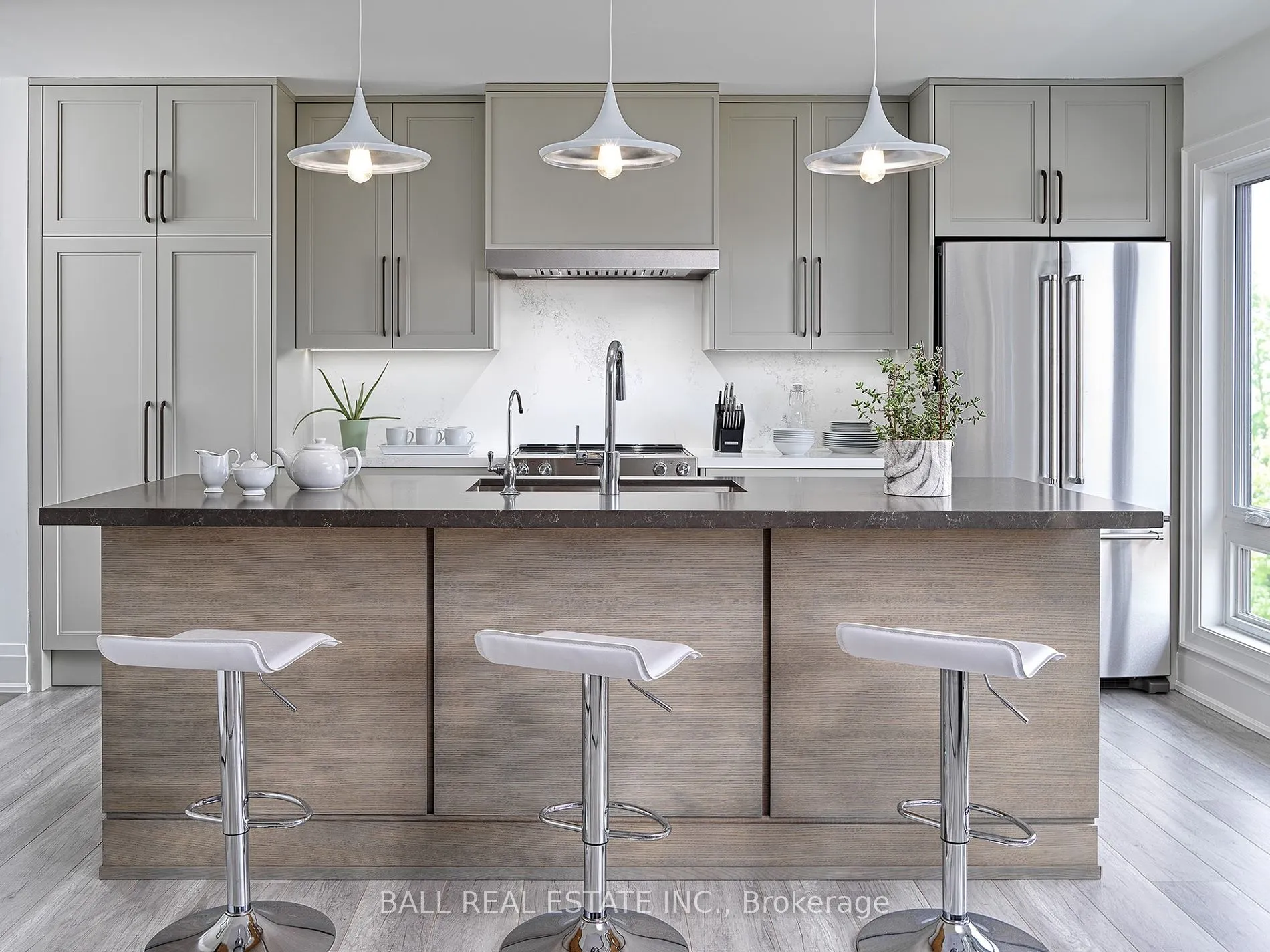 13 Hemlock Cres