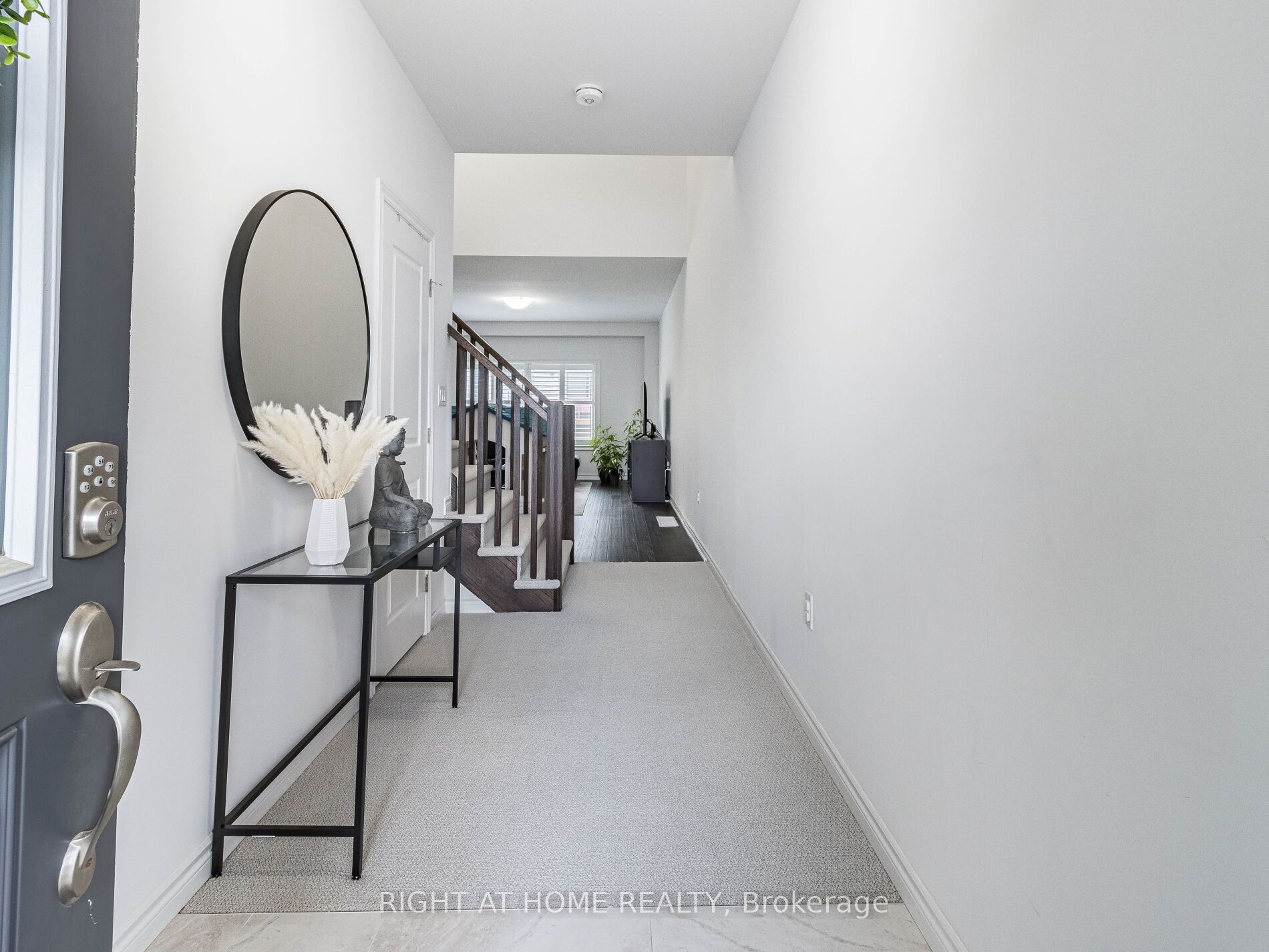 41 Amos Ave