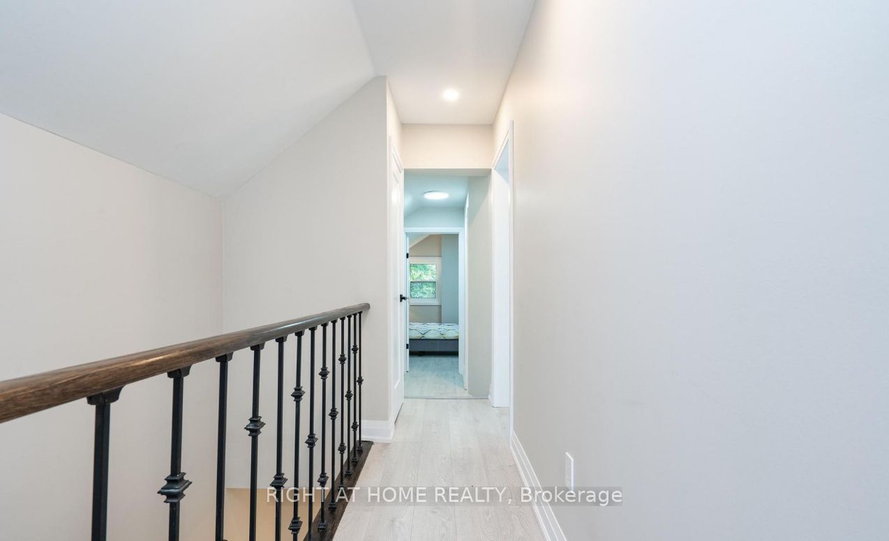 64 Smith Ave