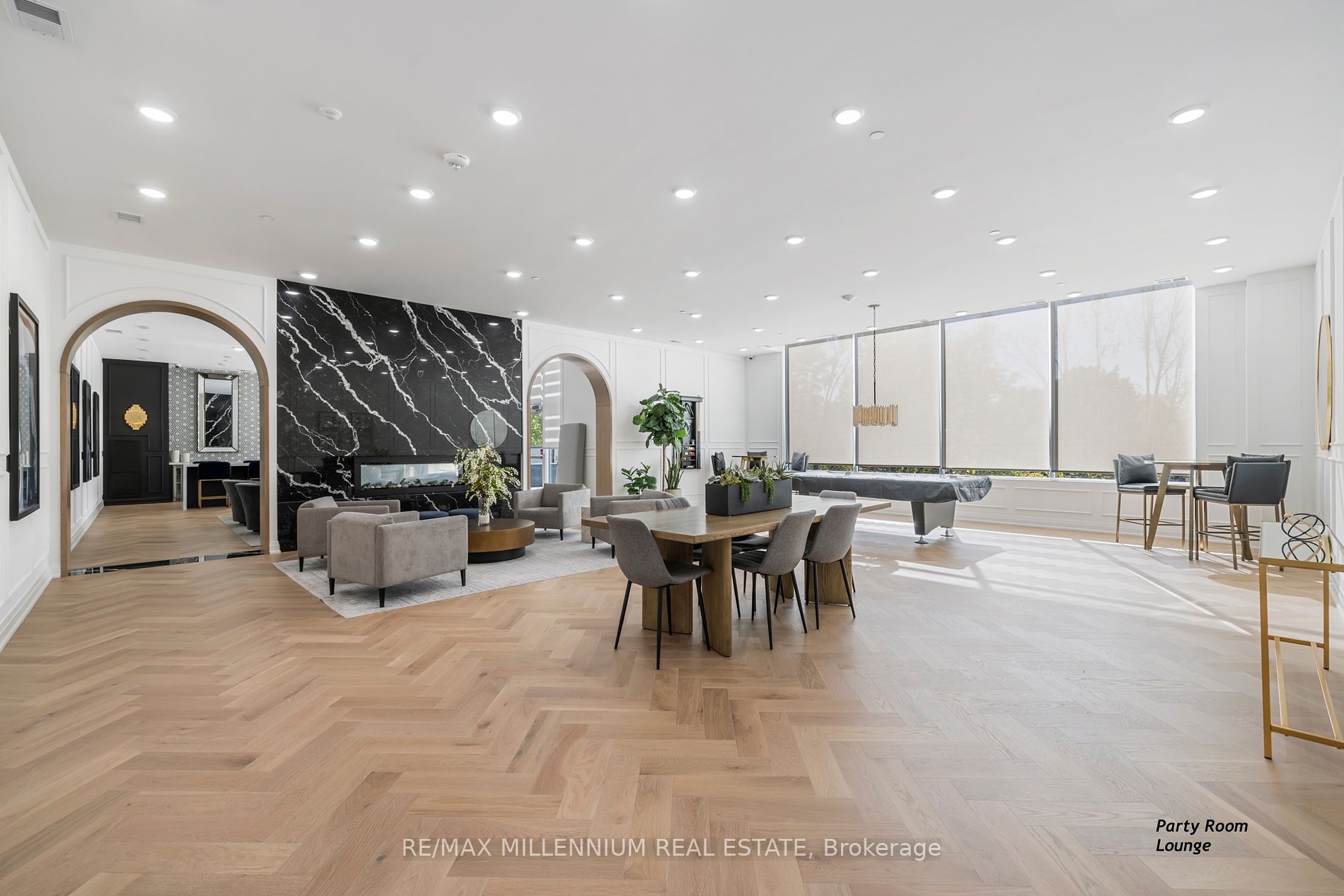 71 Wyndham St S, #408