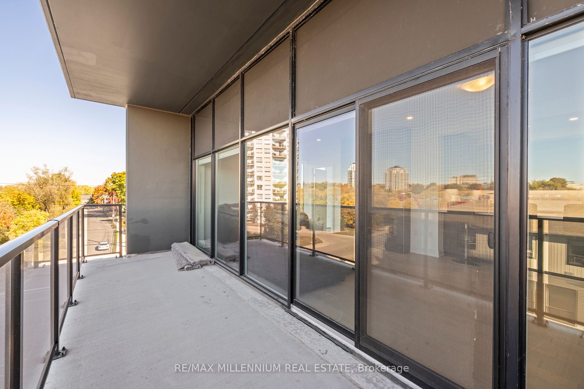 71 Wyndham St S, #408