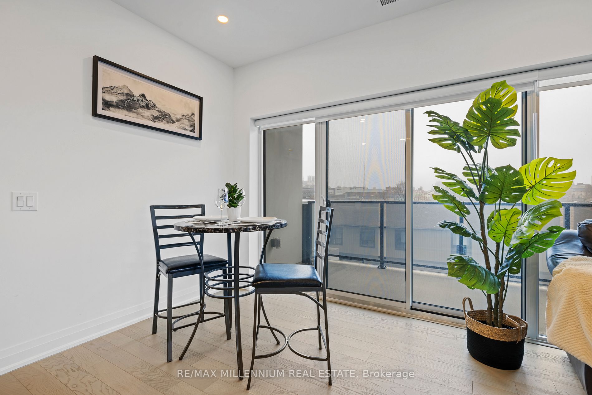 71 Wyndham St S, #408