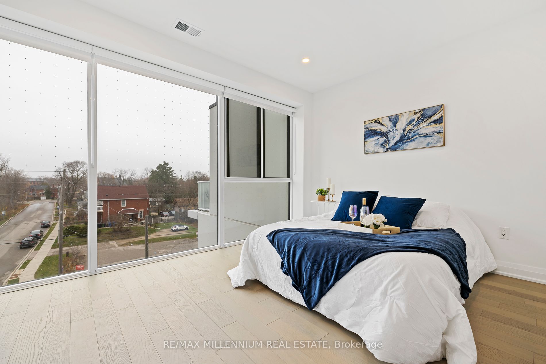 71 Wyndham St S, #408