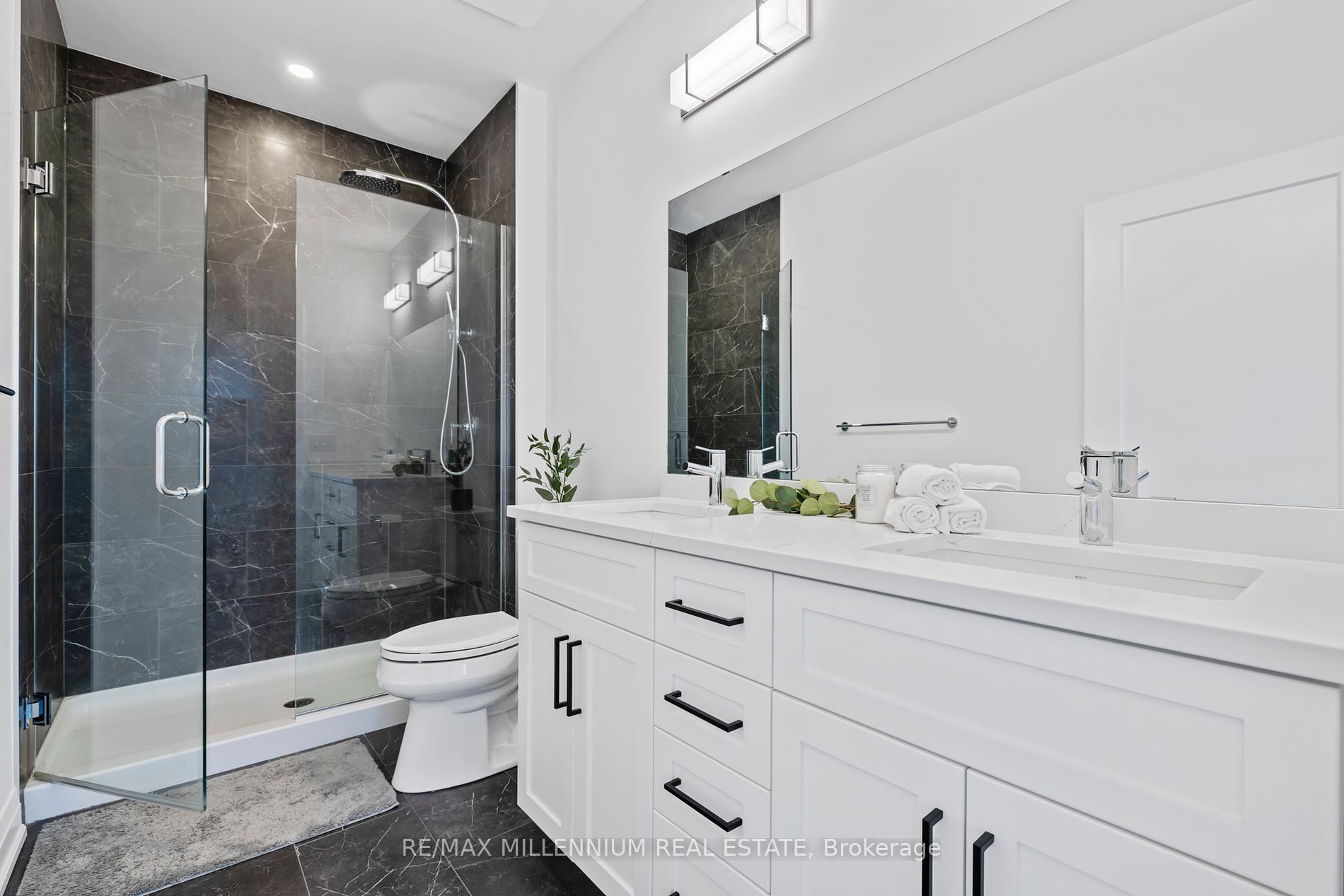 71 Wyndham St S, #408
