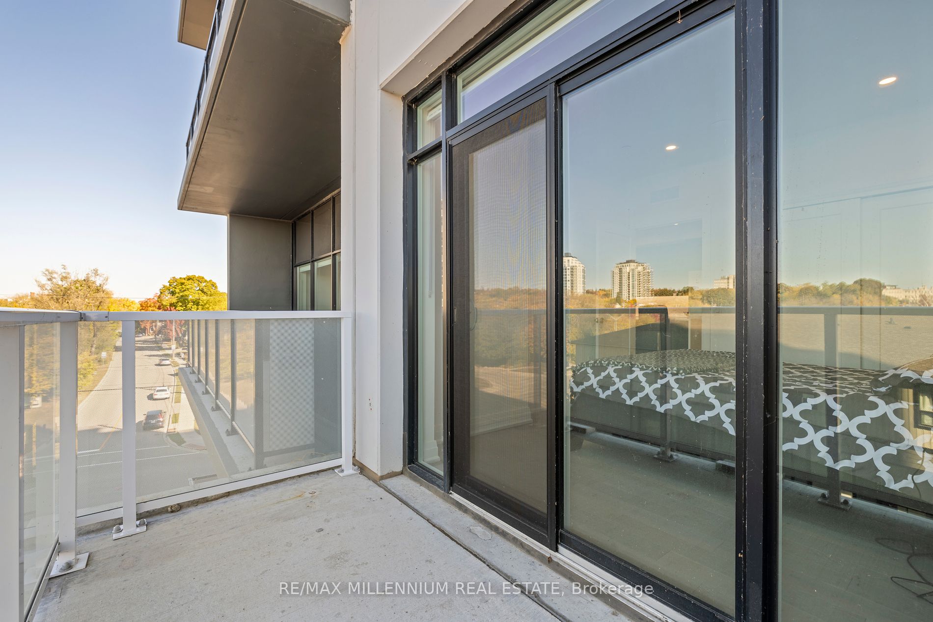 71 Wyndham St S, #408