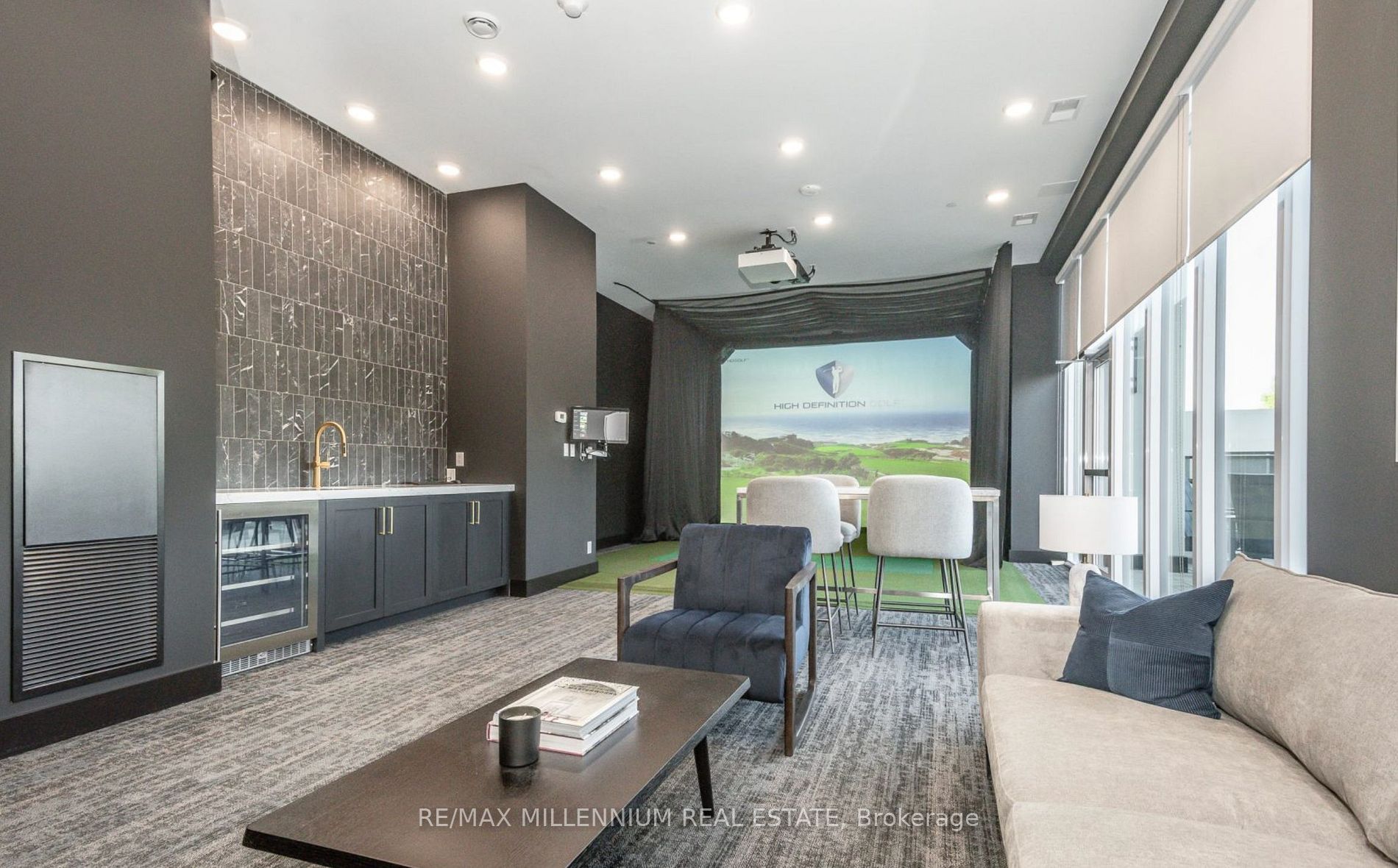 71 Wyndham St S, #408