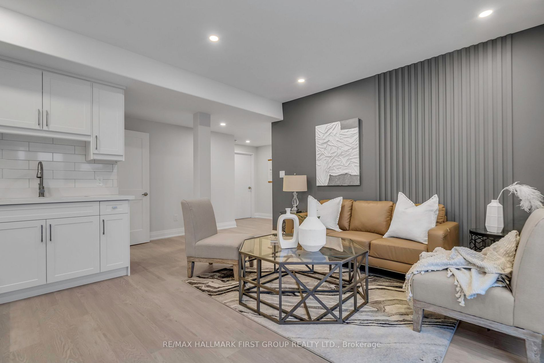 12 Fairhurst St