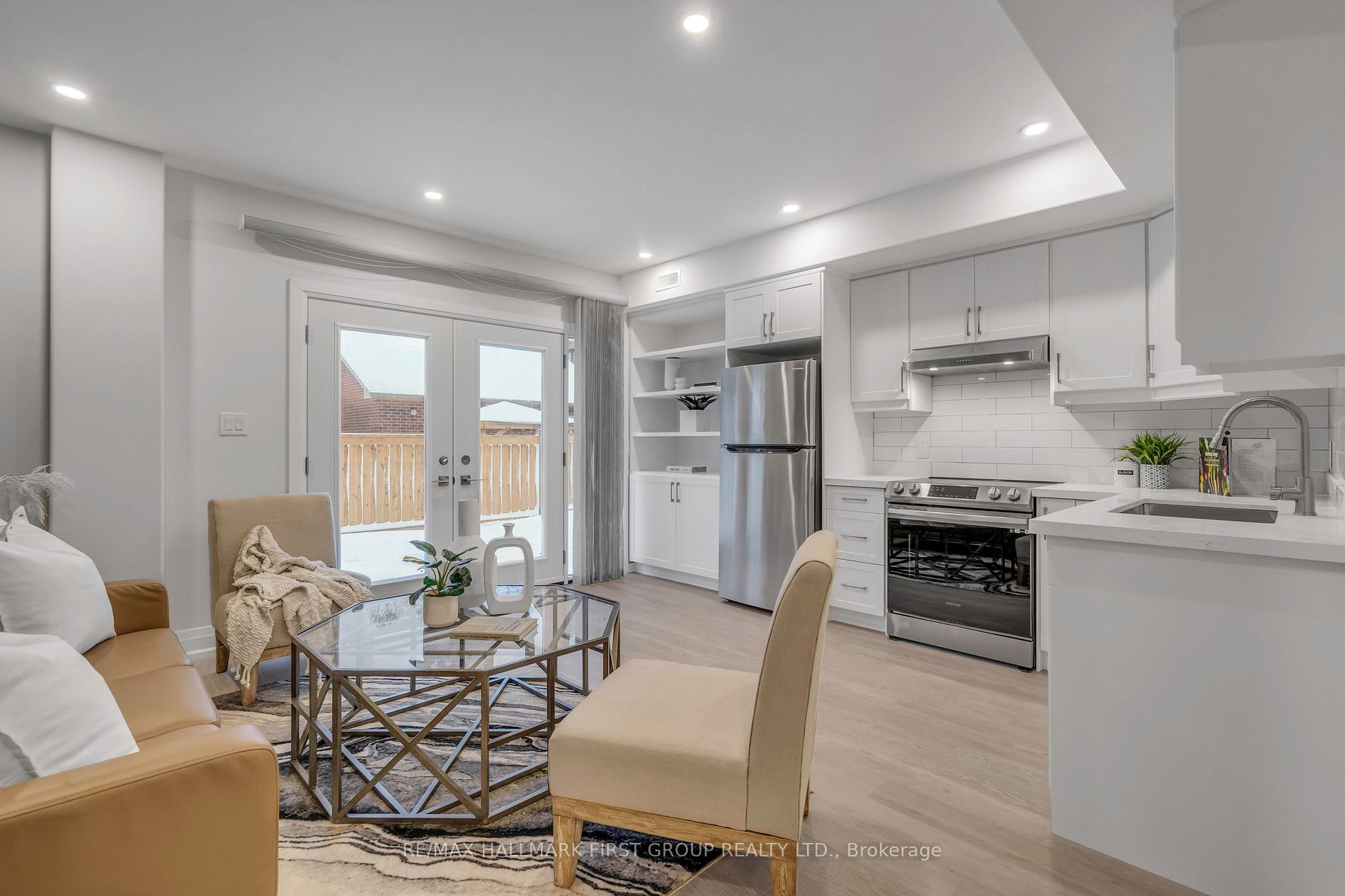 12 Fairhurst St