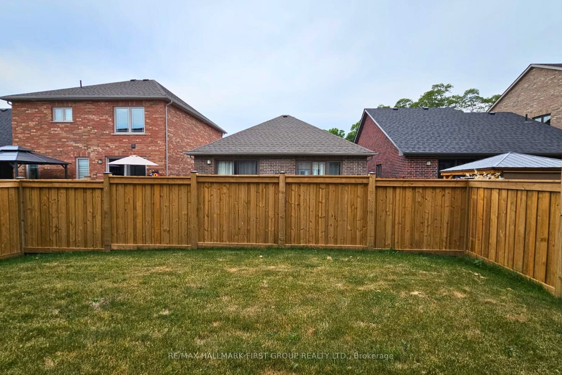 12 Fairhurst St