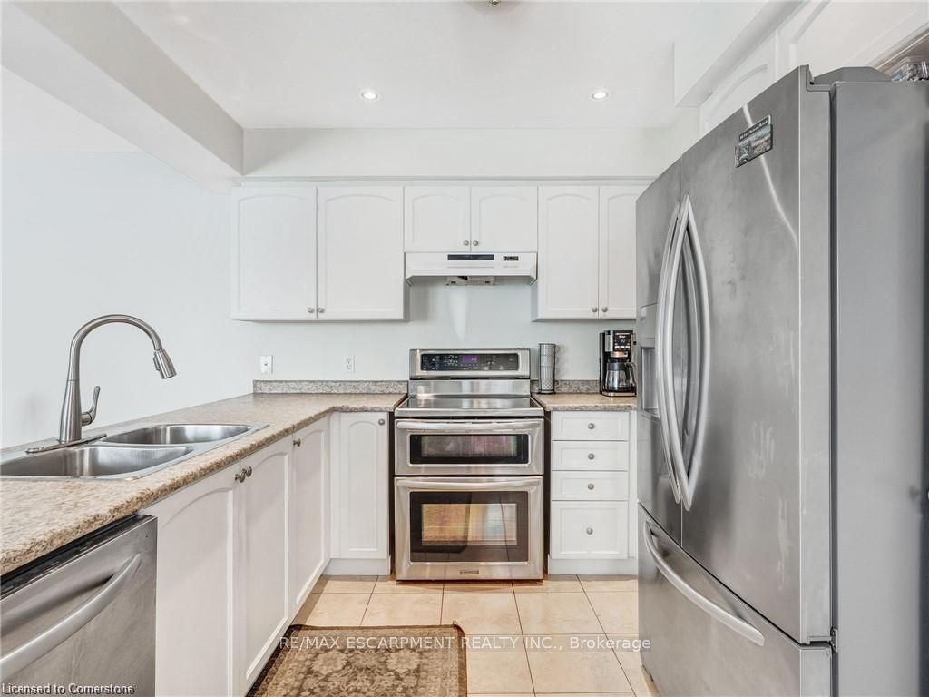 56 Geranium Ave