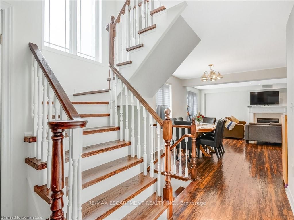56 Geranium Ave