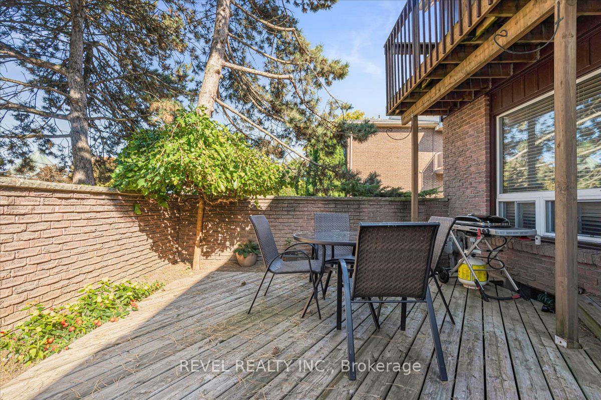 122 Lakeshore Rd, #8