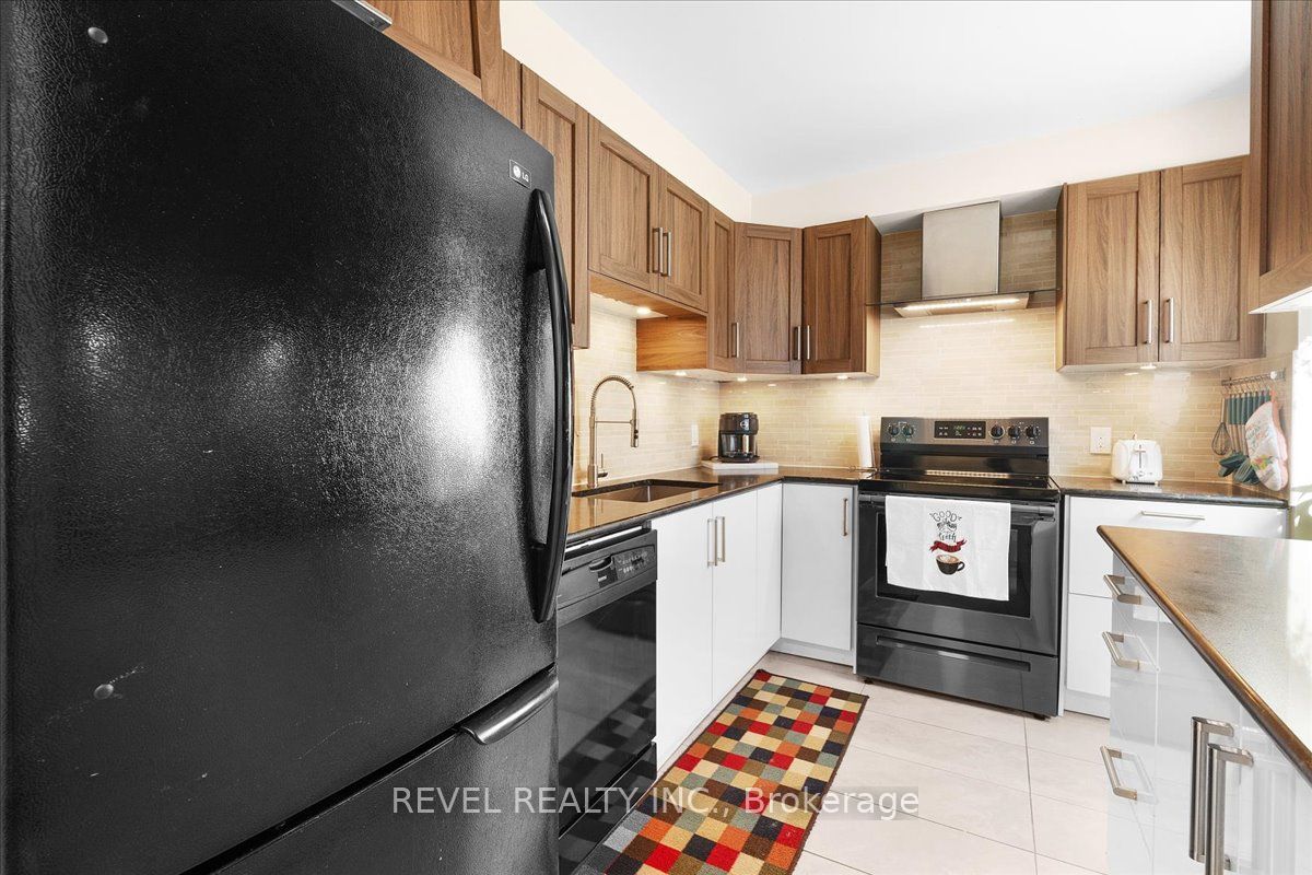 122 Lakeshore Rd, #8