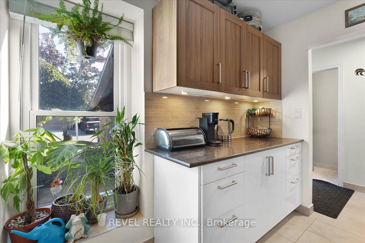 122 Lakeshore Rd, #8