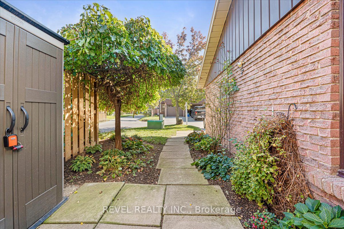 122 Lakeshore Rd, #8
