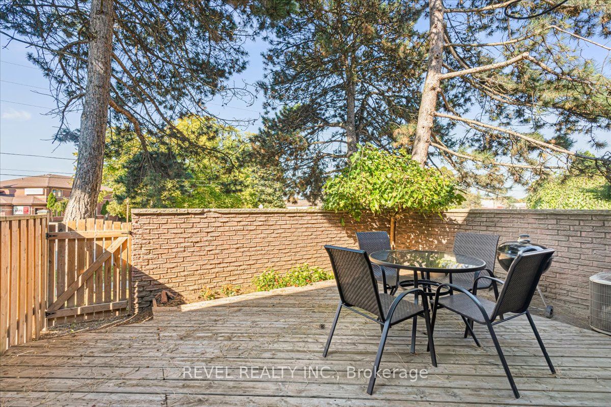 122 Lakeshore Rd, #8