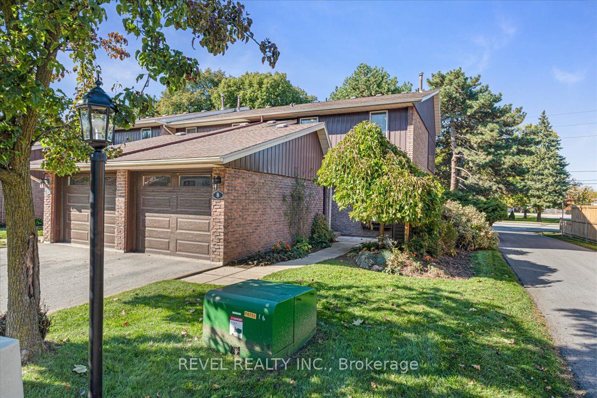 122 Lakeshore Rd, #8