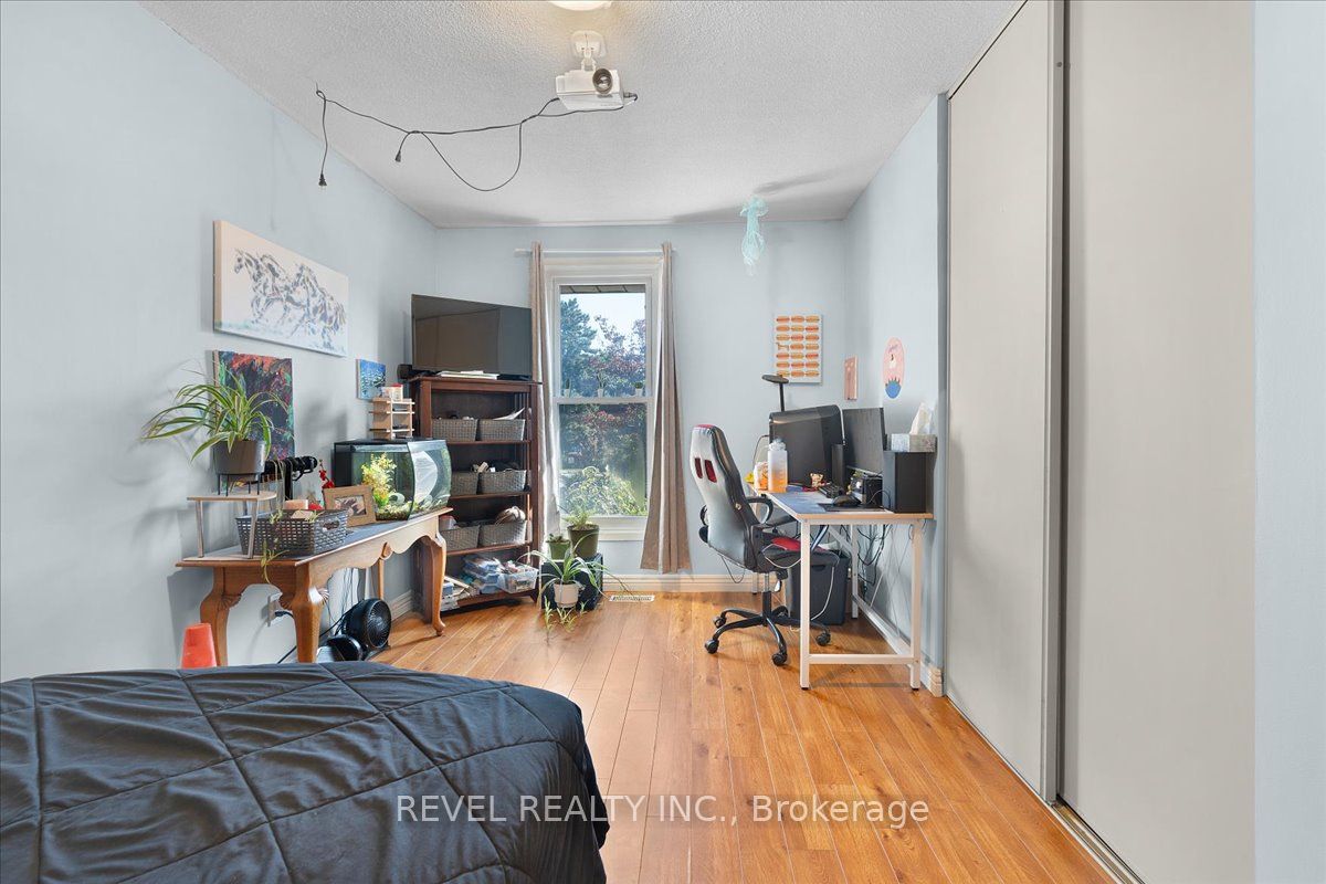 122 Lakeshore Rd, #8