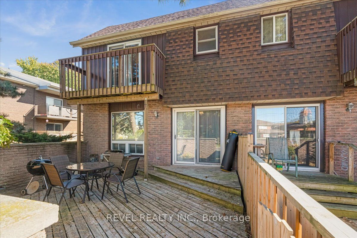 122 Lakeshore Rd, #8