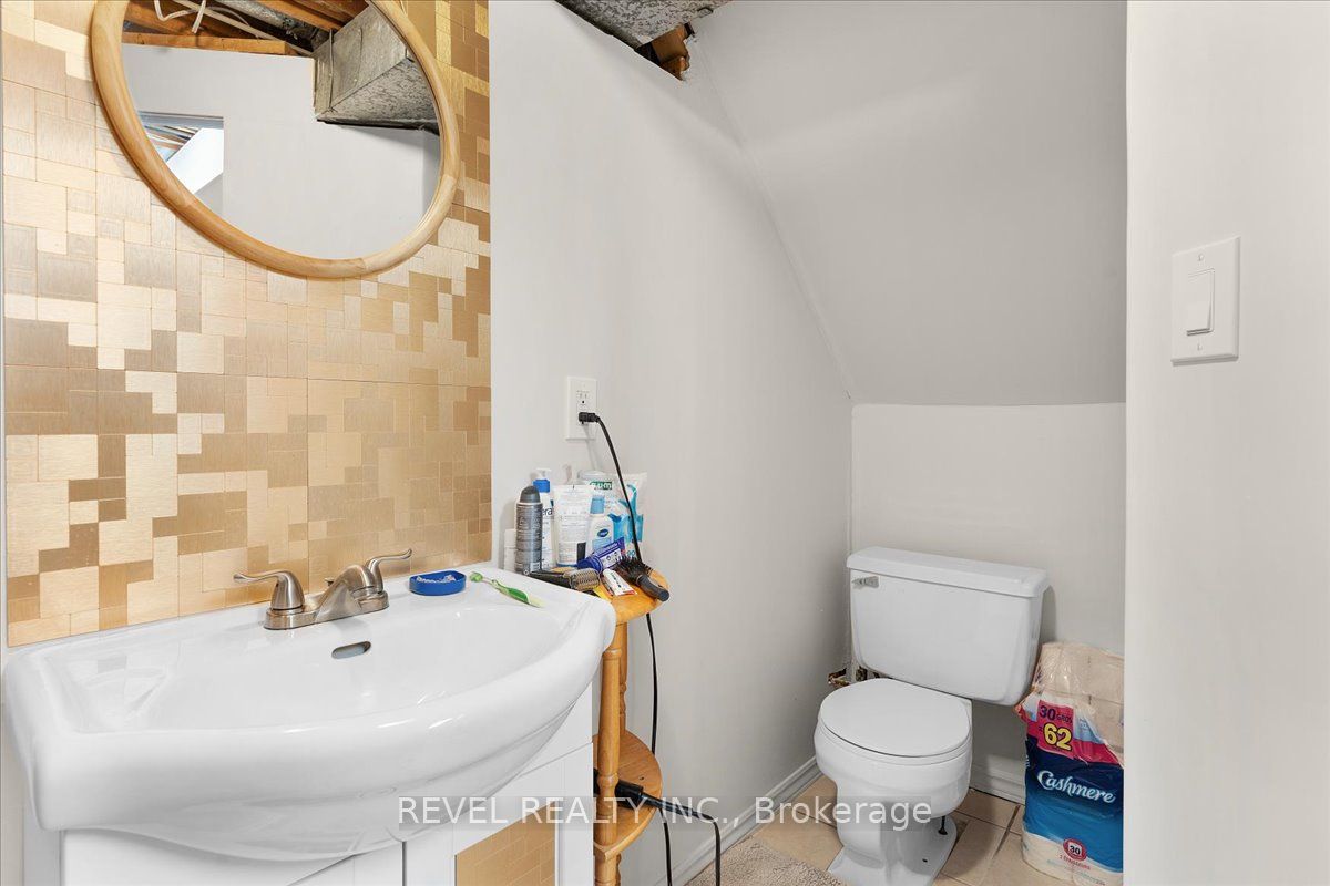 122 Lakeshore Rd, #8