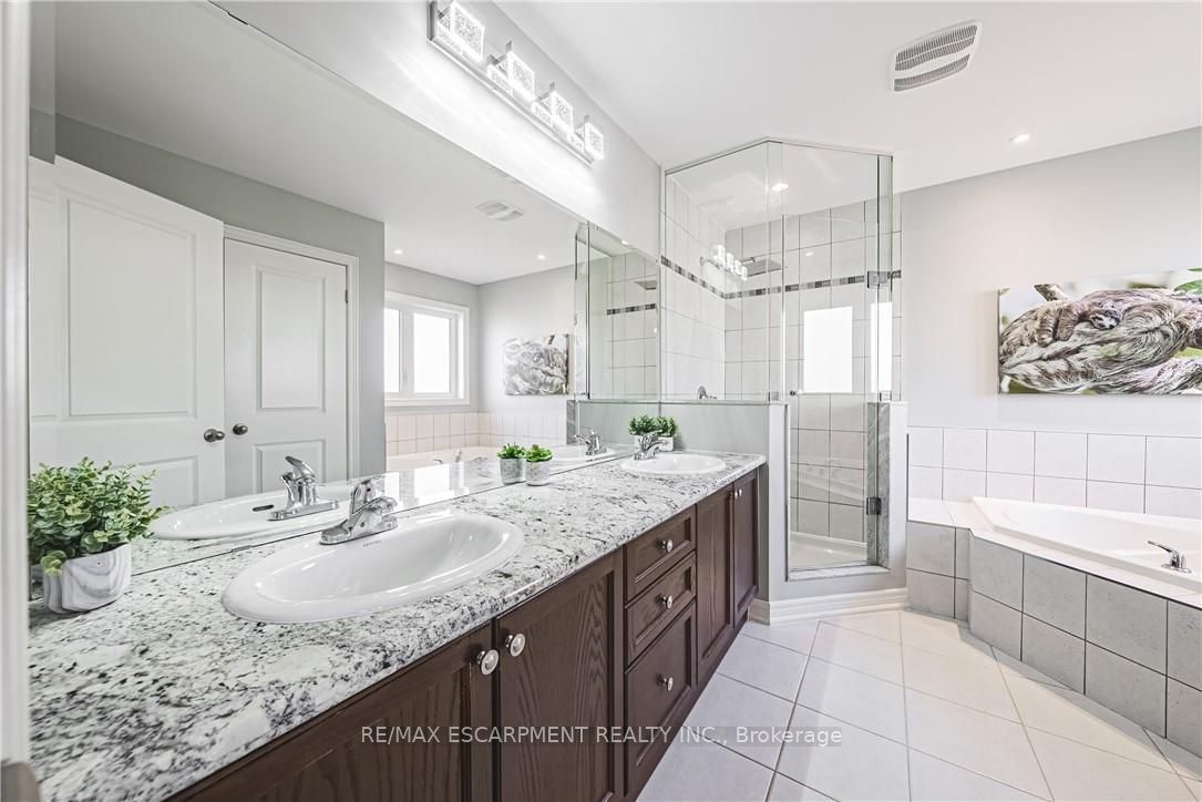 51 Narbonne Cres
