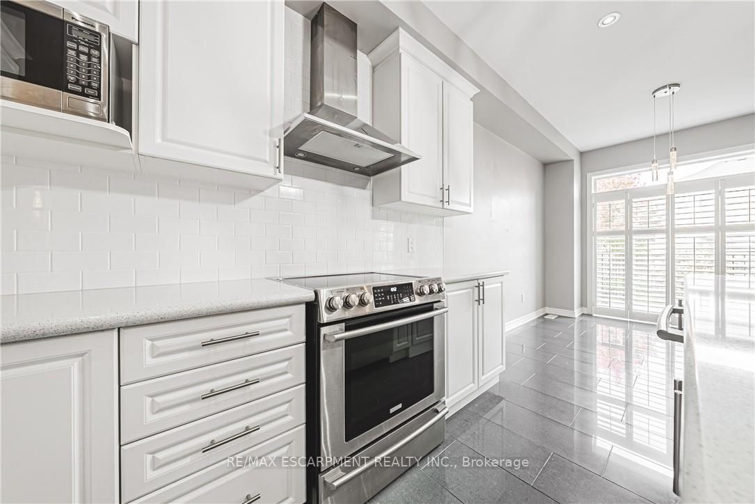 51 Narbonne Cres