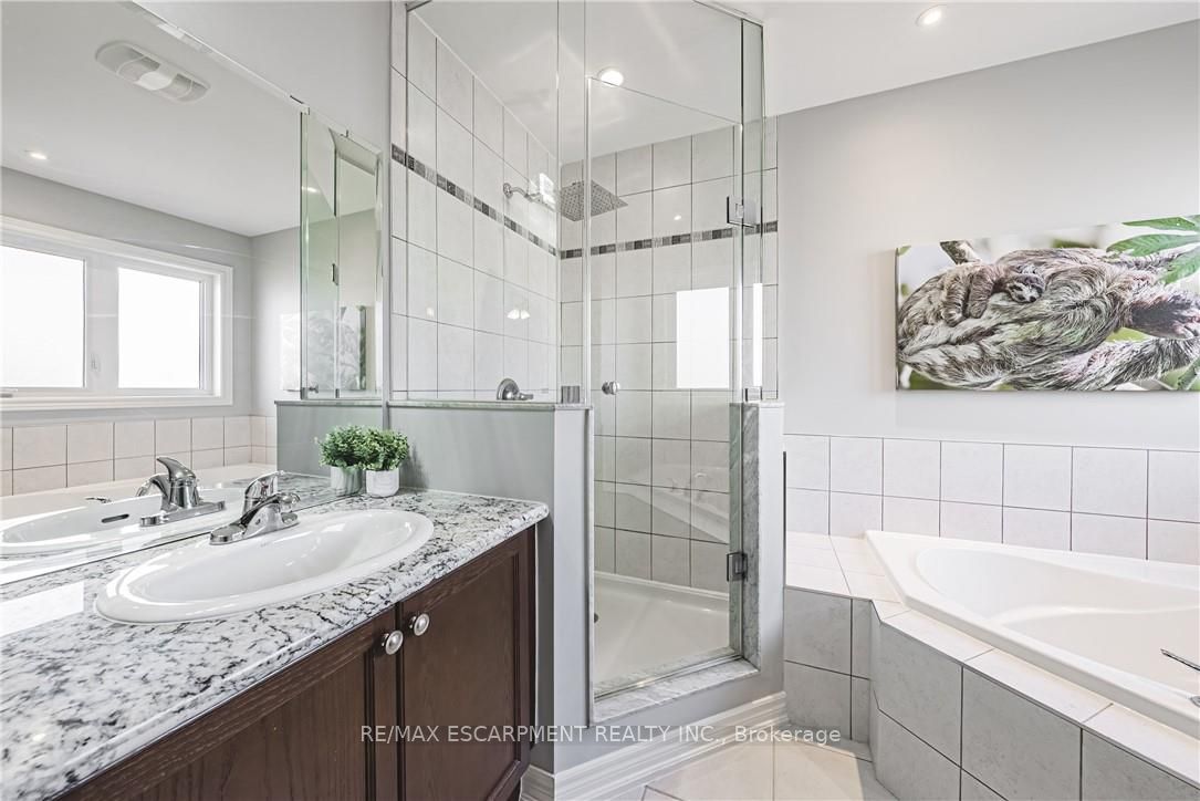 51 Narbonne Cres