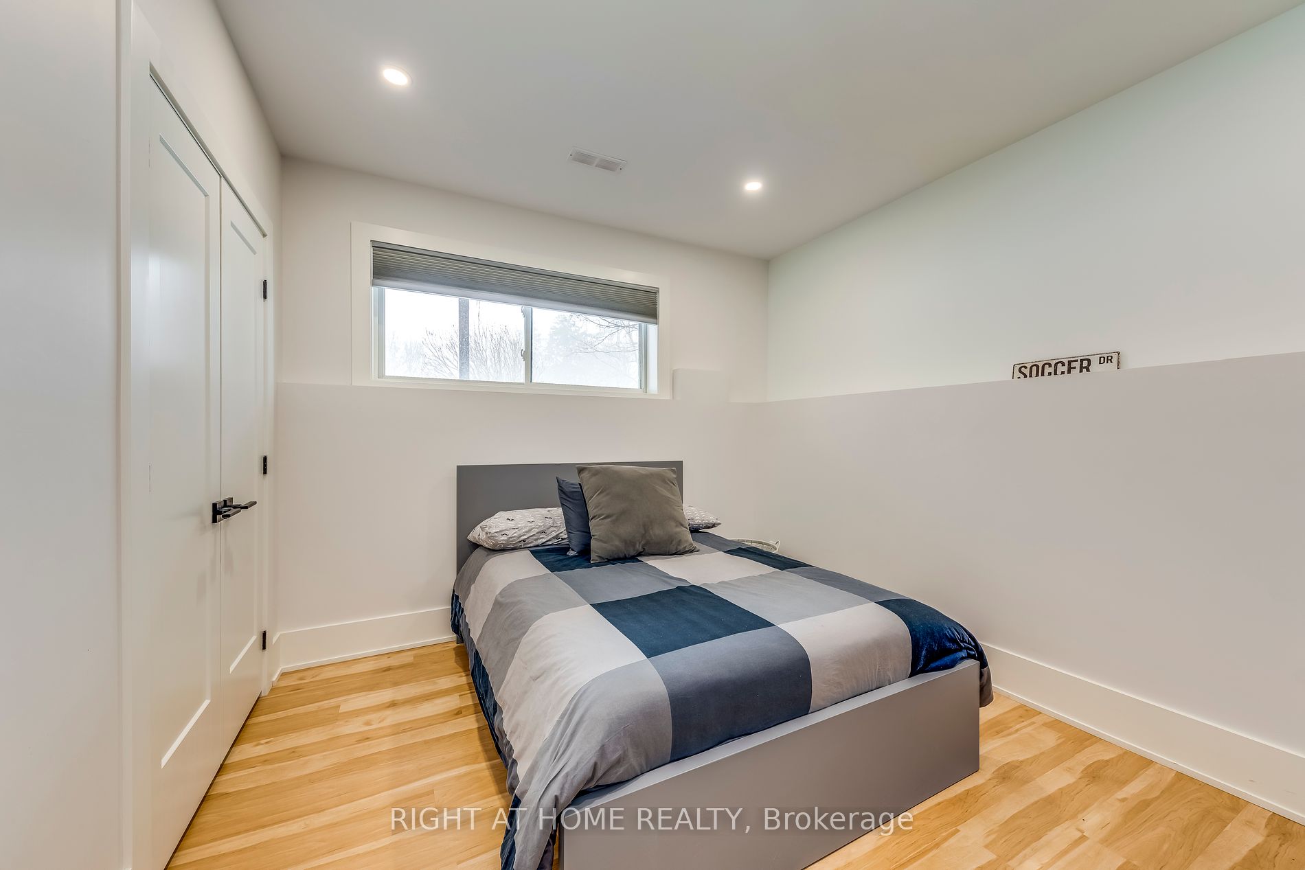 146 7th Concession Rd E