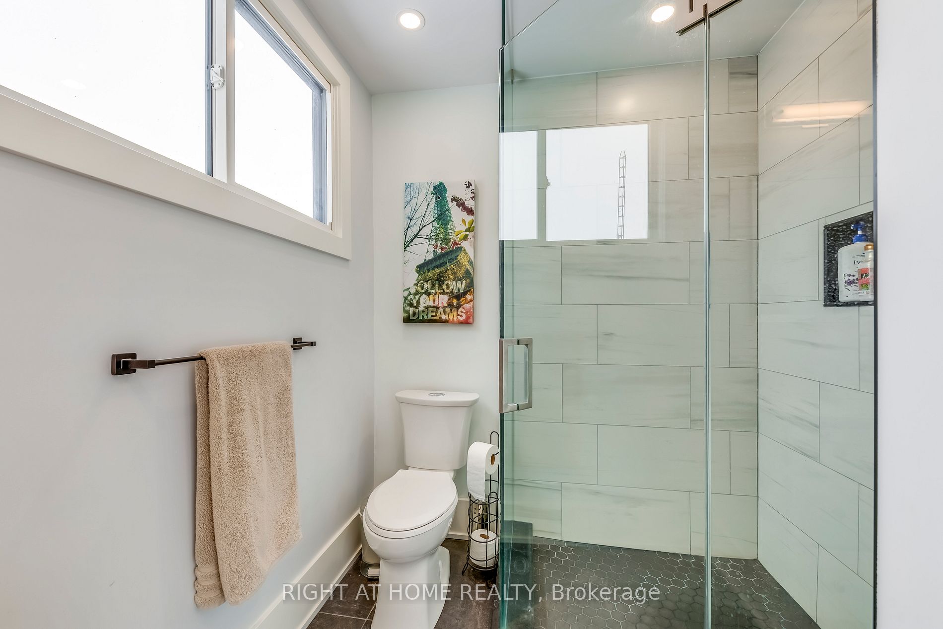 146 7th Concession Rd E