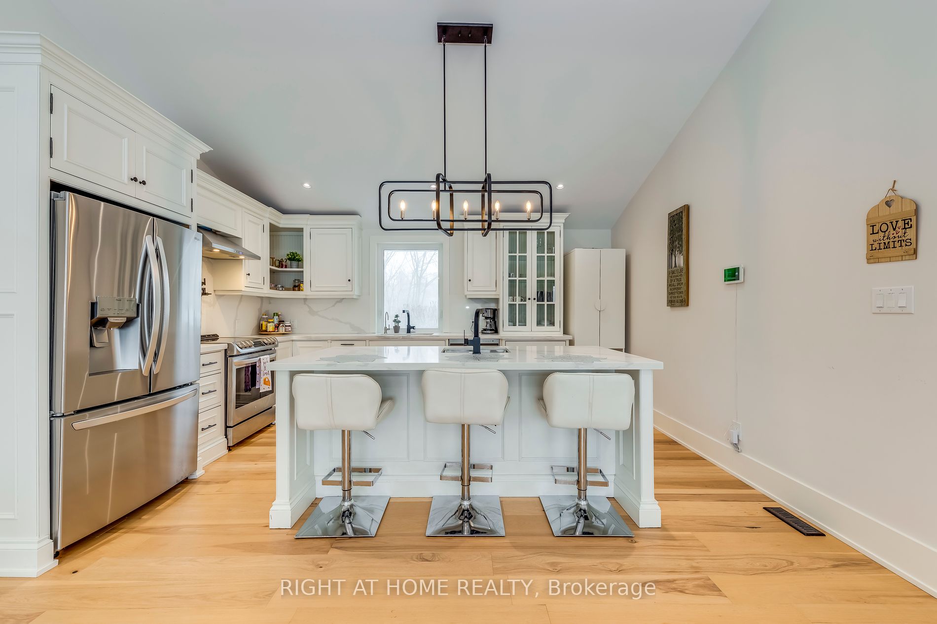 146 7th Concession Rd E