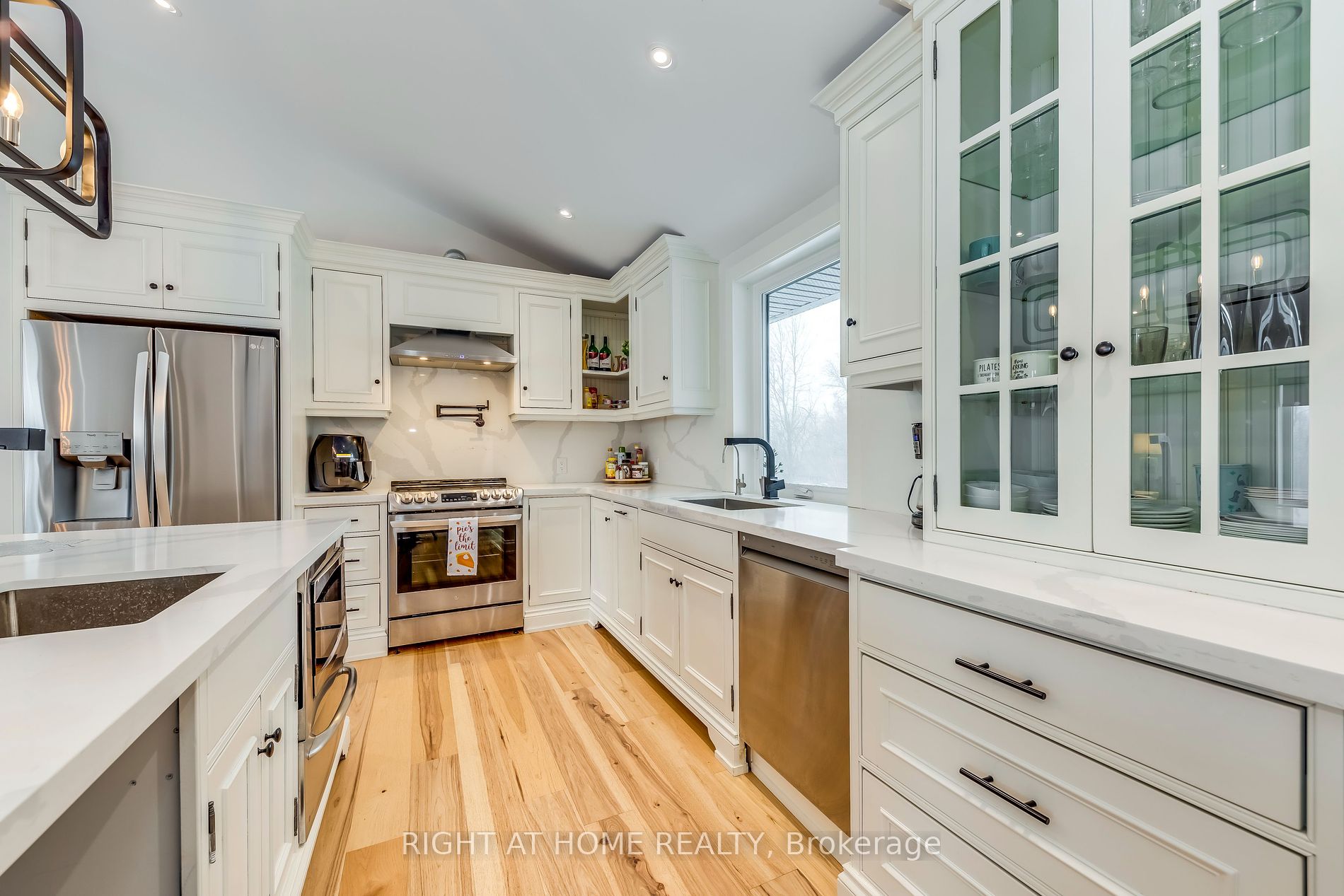 146 7th Concession Rd E