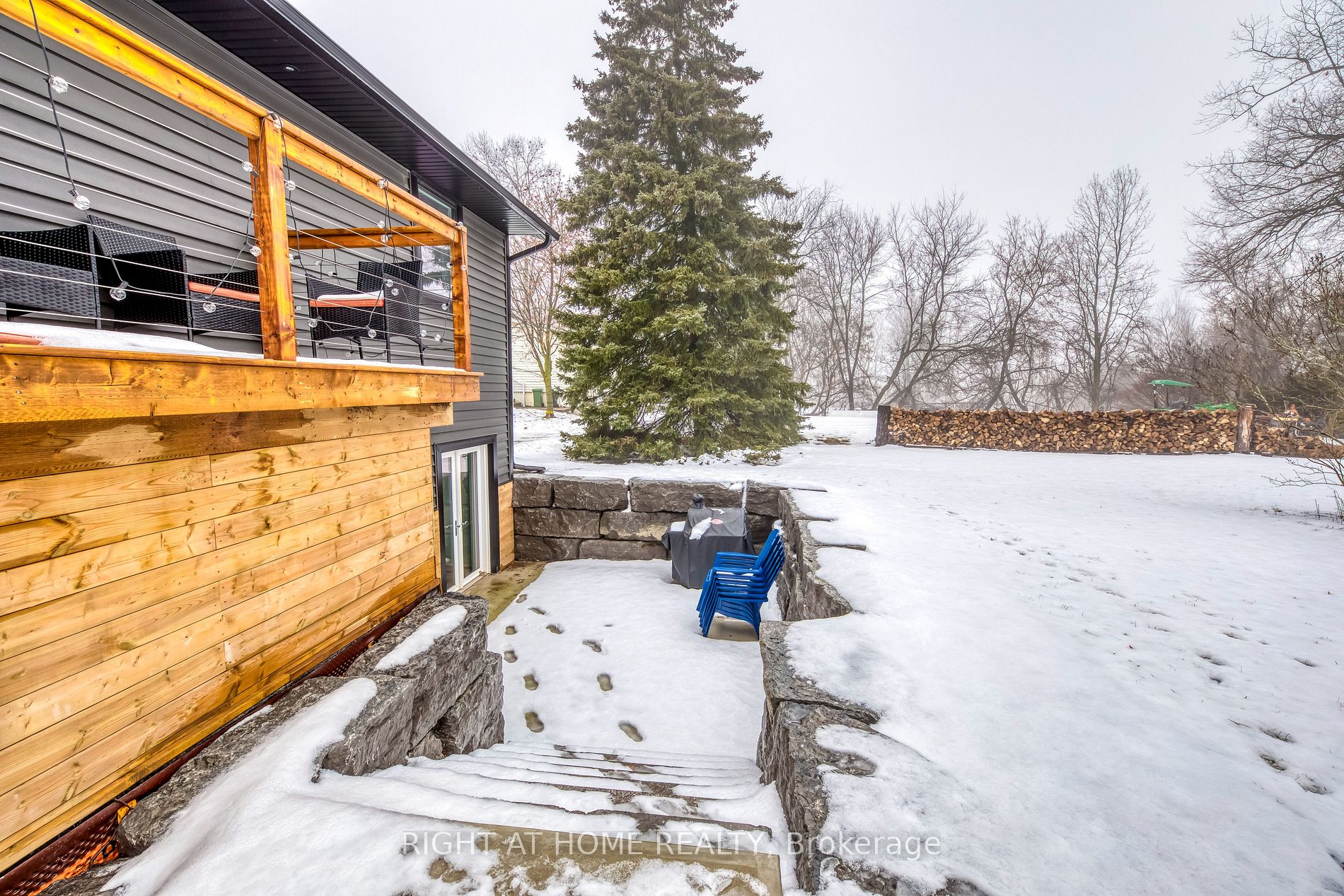 146 7th Concession Rd E