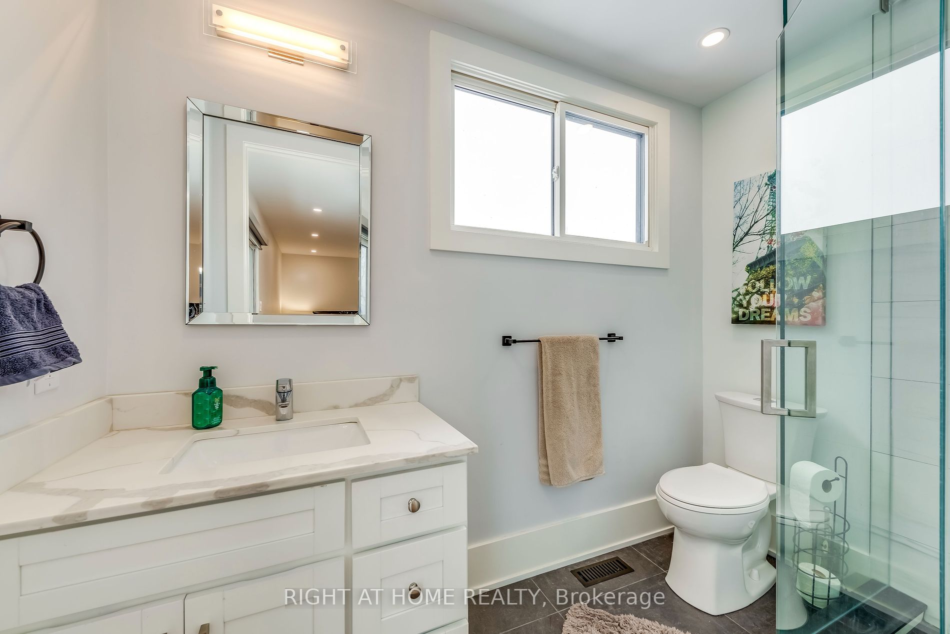 146 7th Concession Rd E