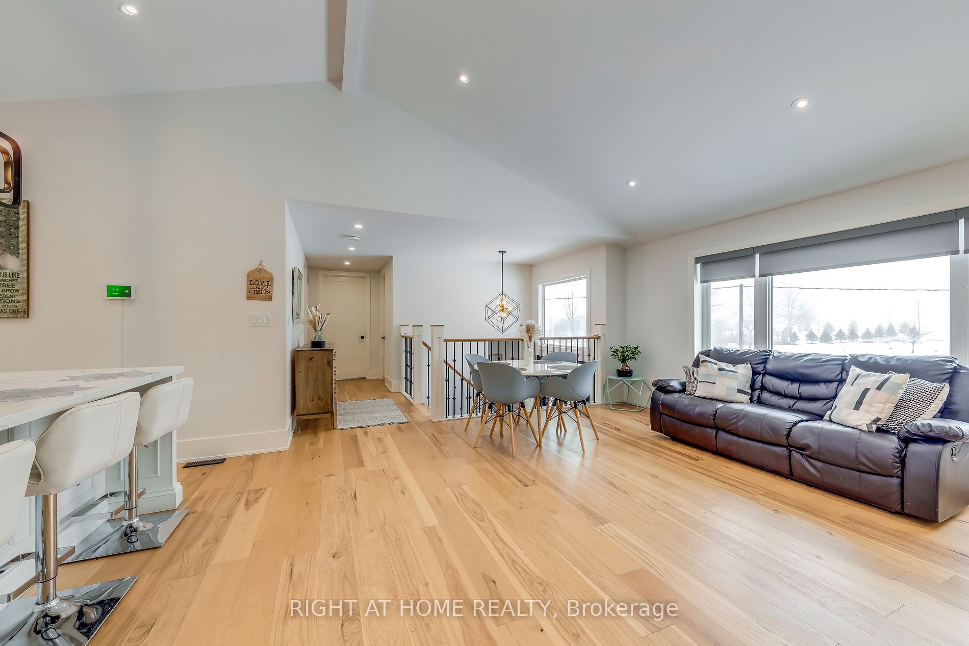 146 7th Concession Rd E