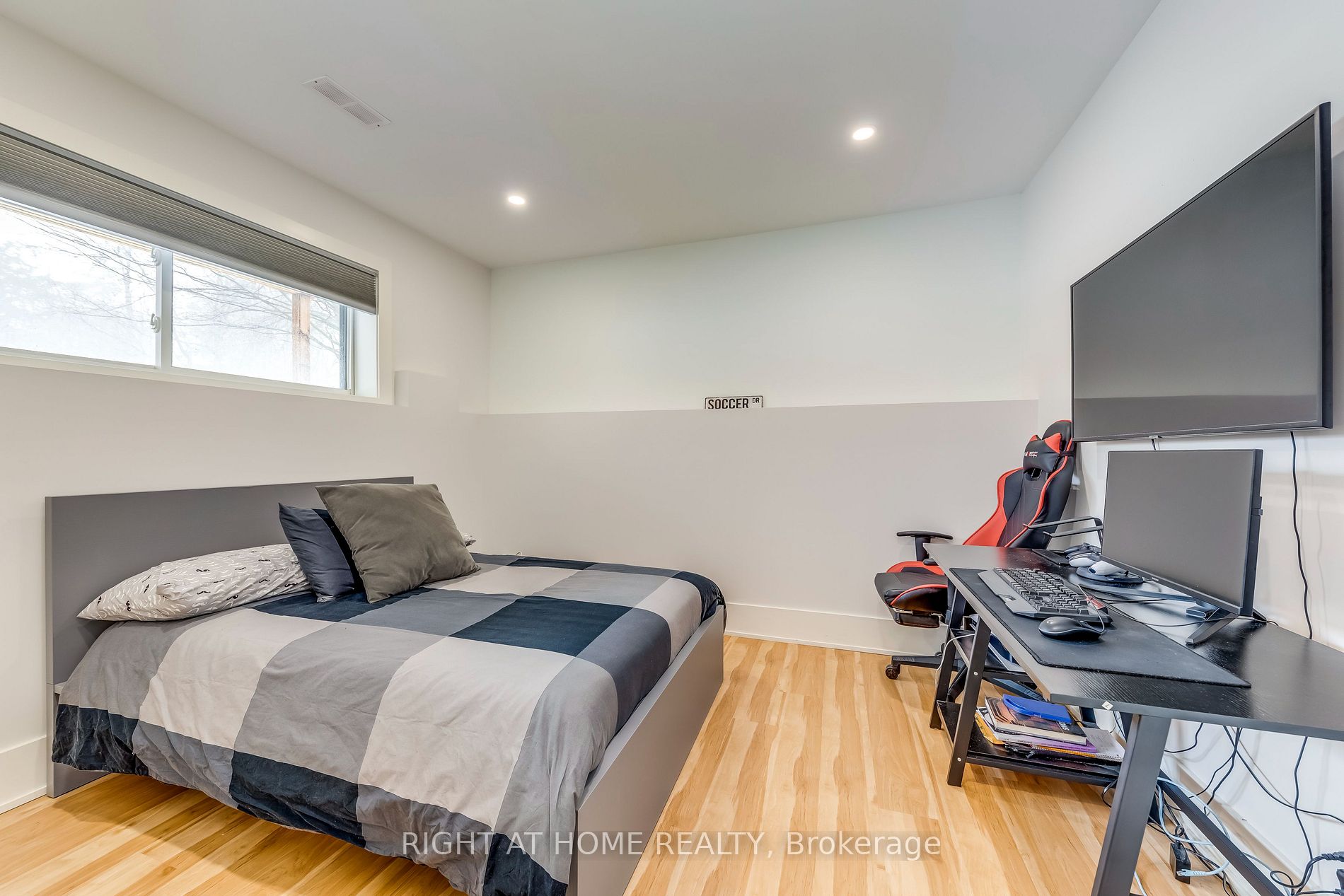 146 7th Concession Rd E