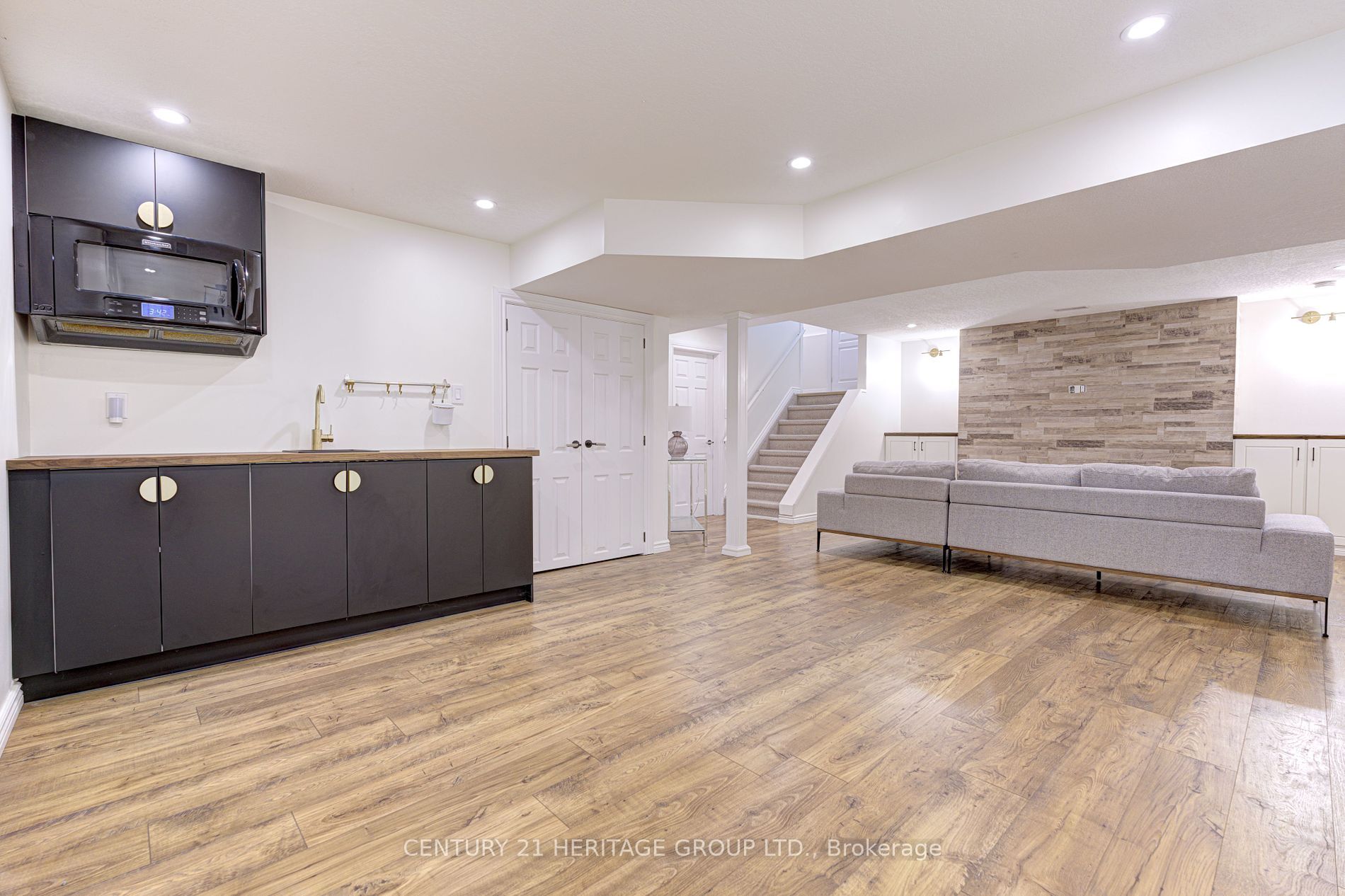 28 Udell Way