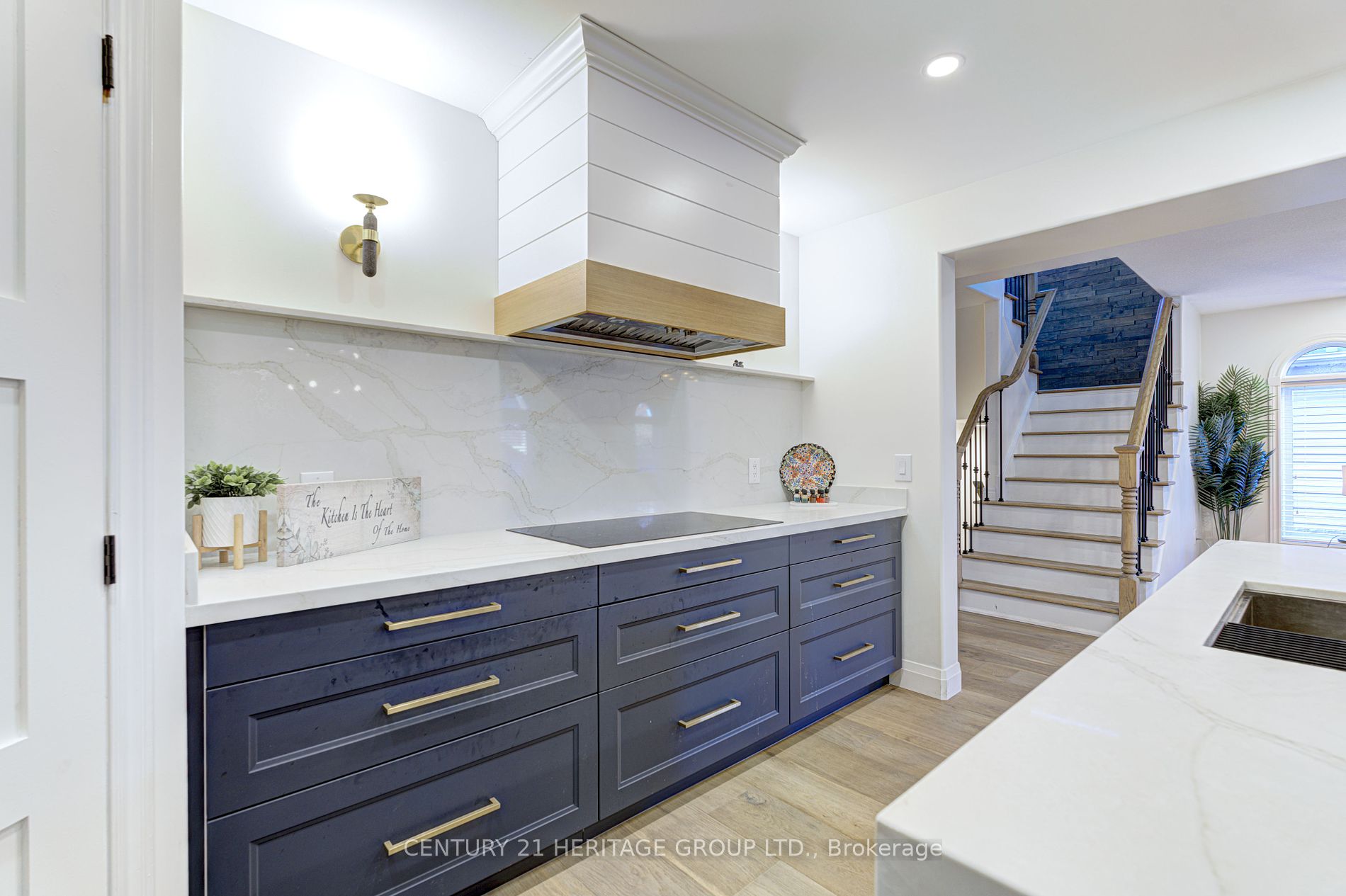 28 Udell Way