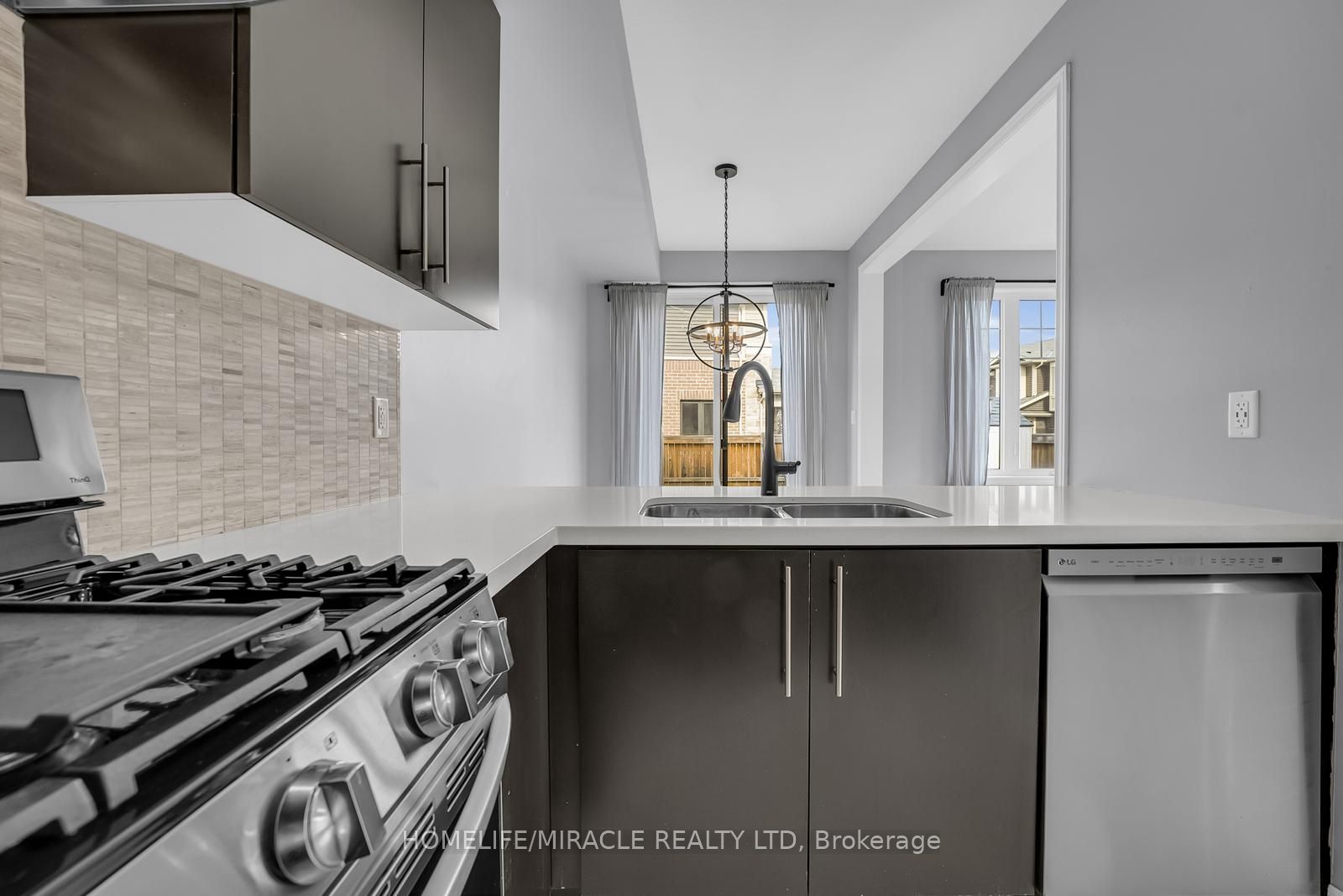 1890 Rymal Rd E, #166