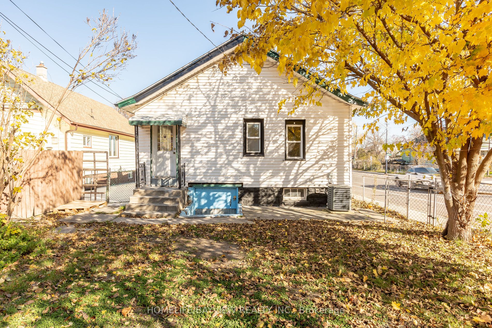 1343 Lillian Ave N