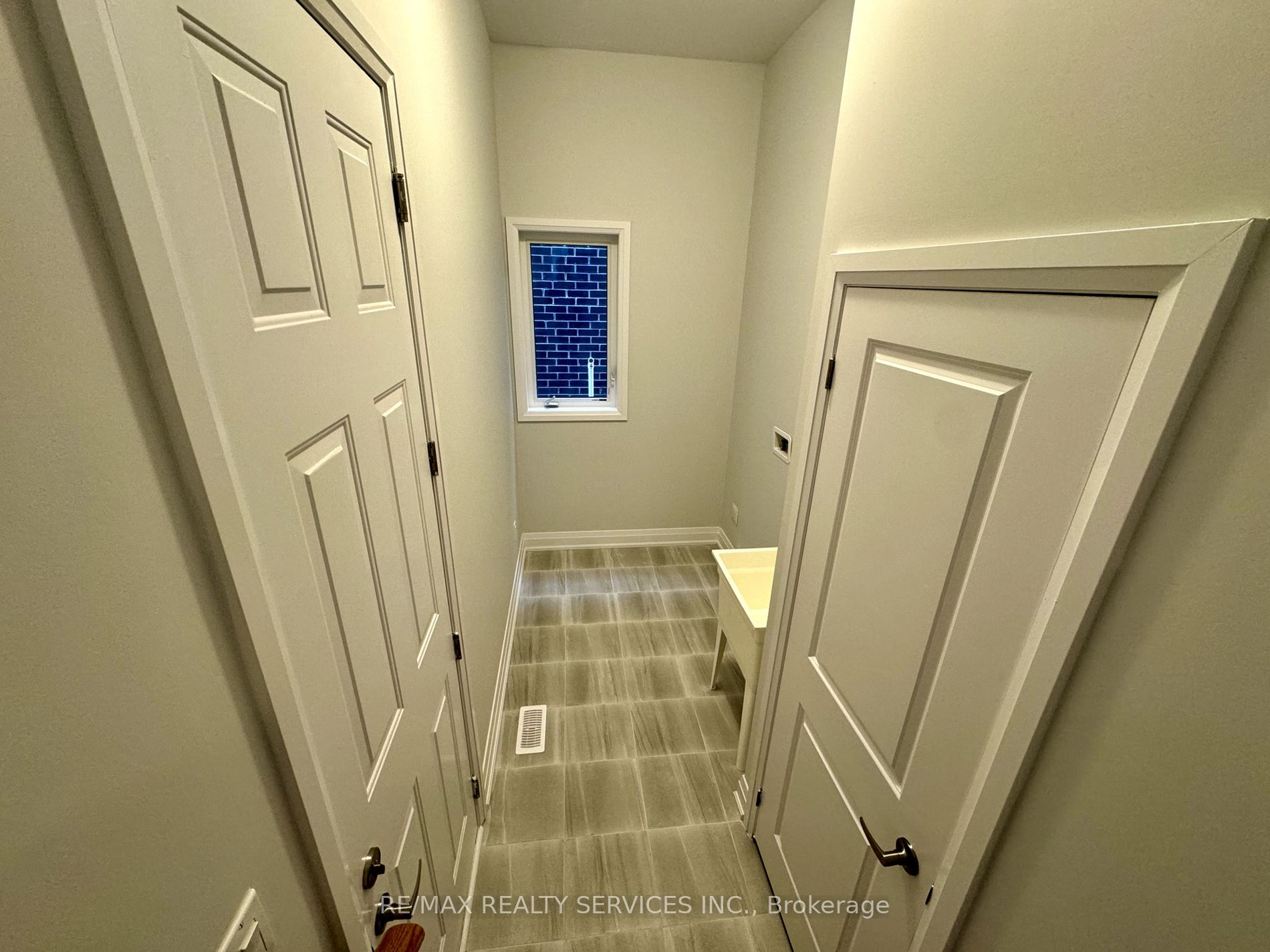 861 Knights Lane