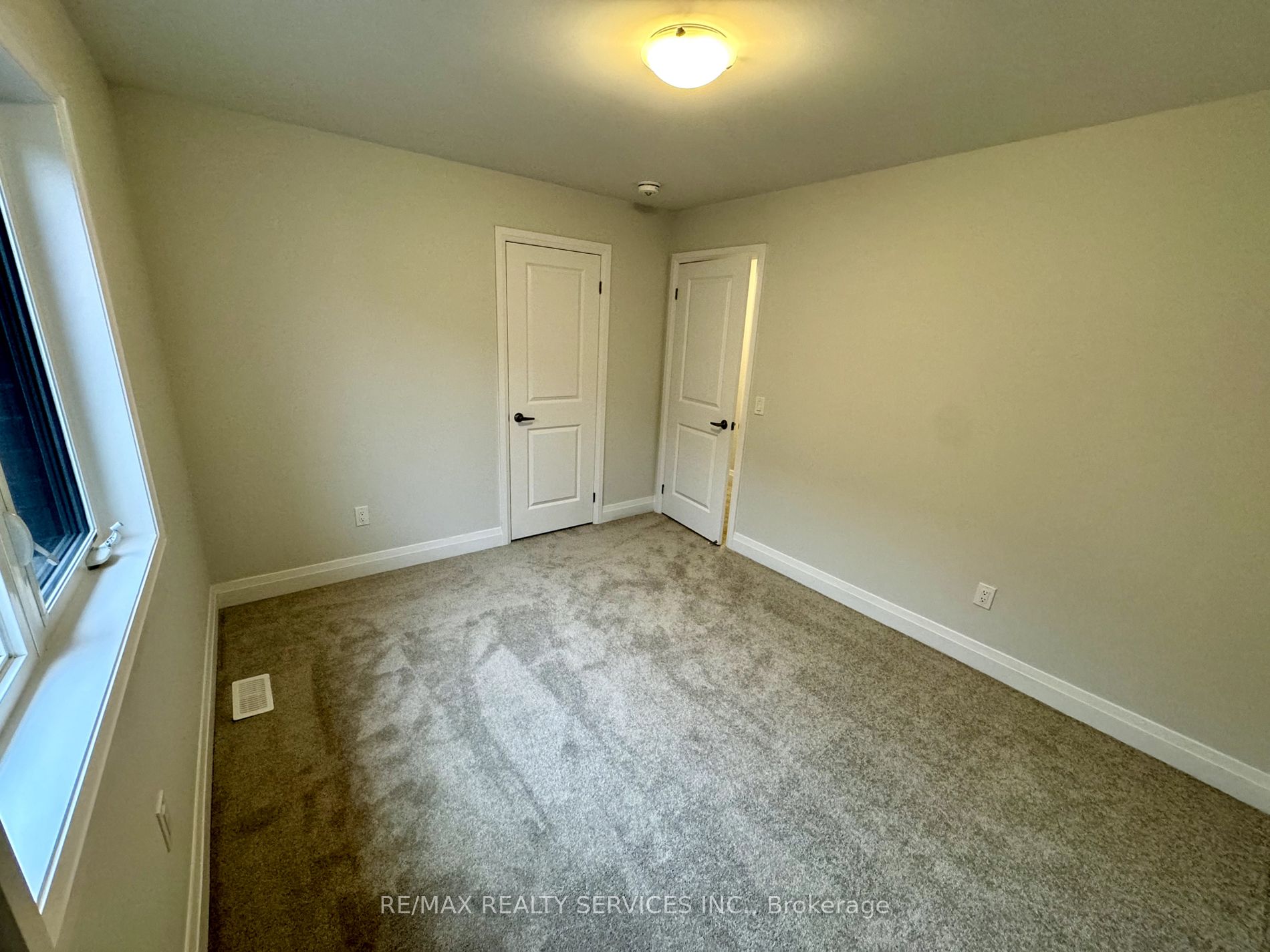 861 Knights Lane