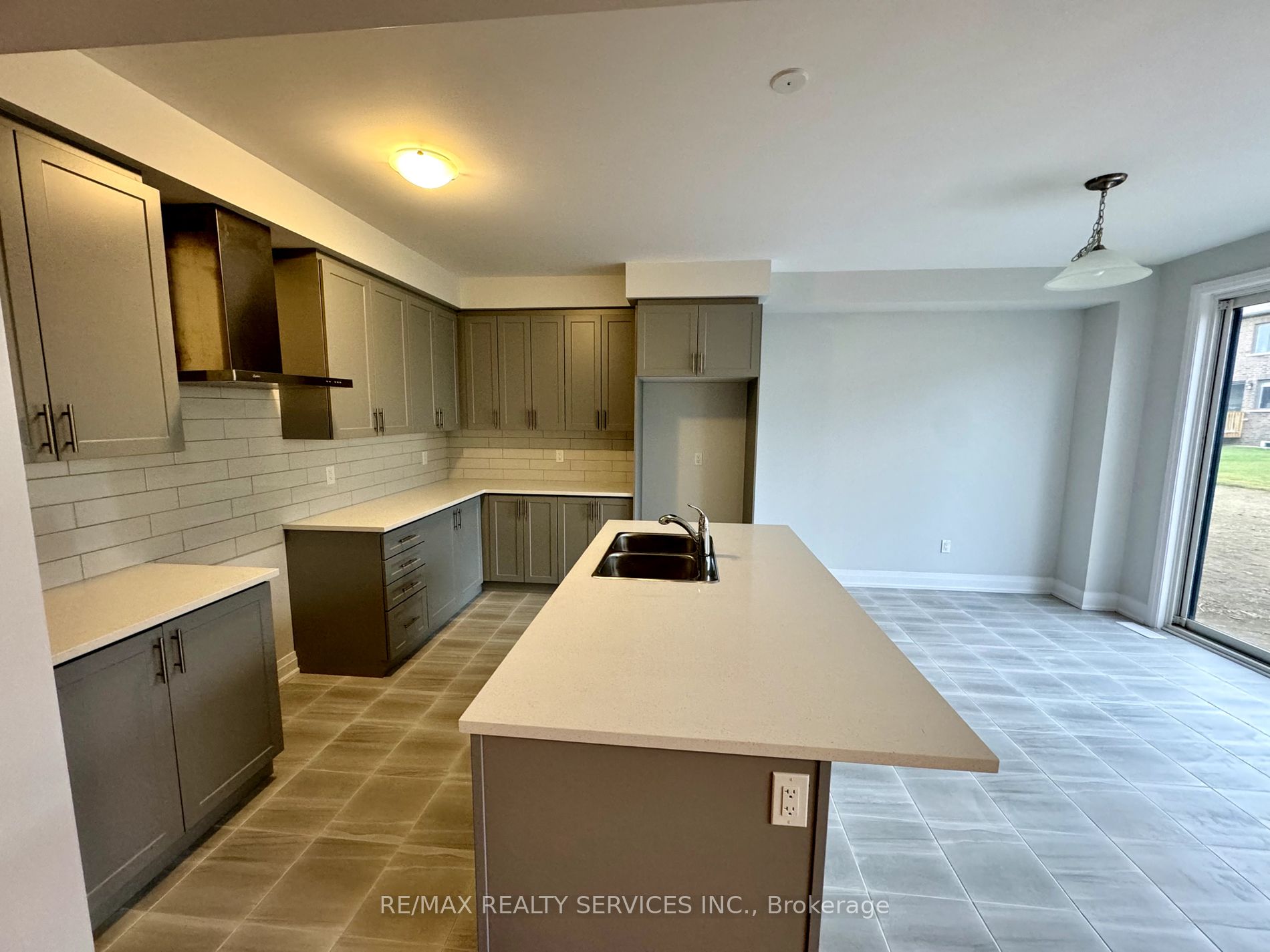861 Knights Lane